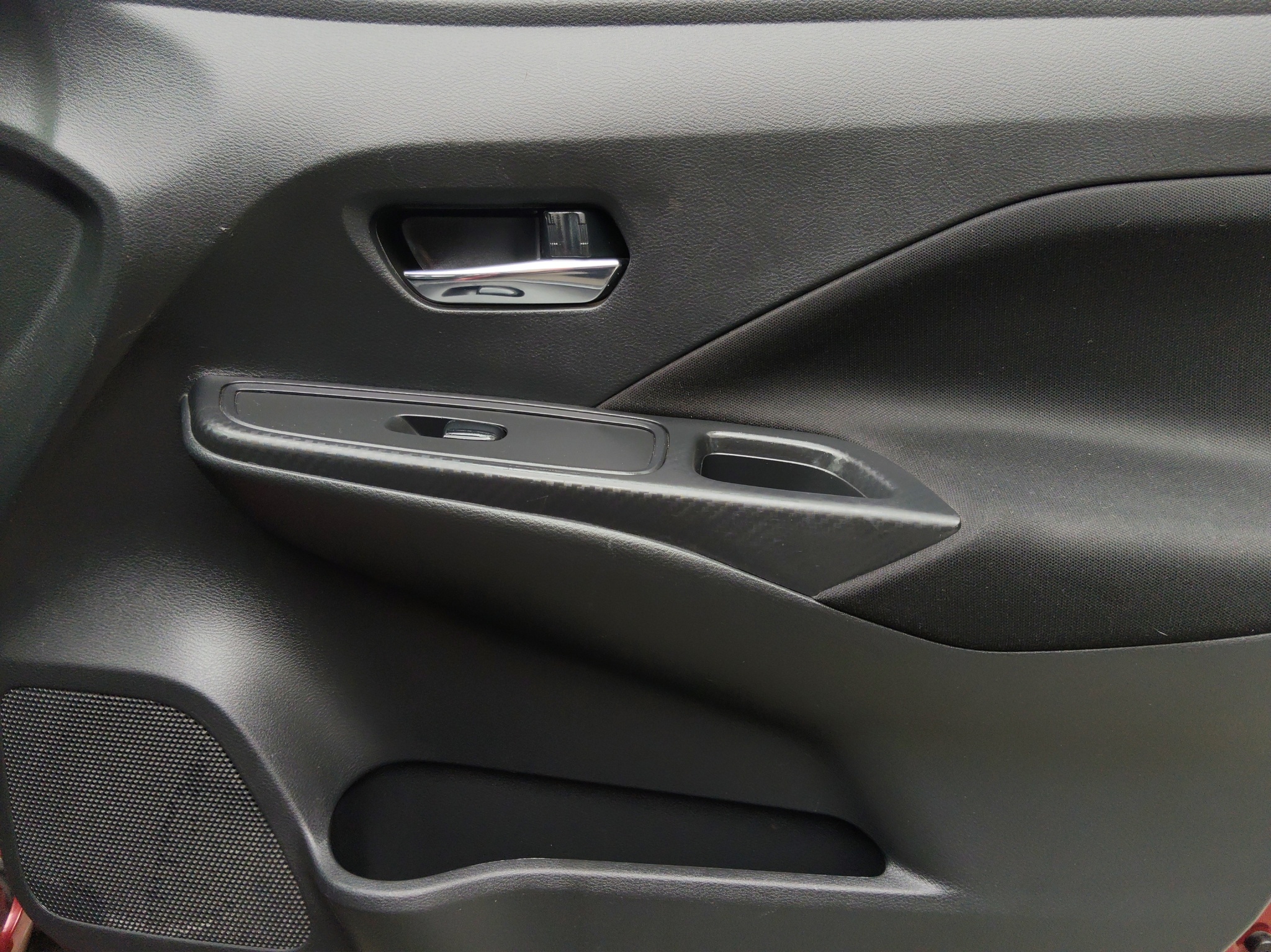 Nissan Versa 4 pts. Advance, TM5, a/ac., VE, f. niebla, RA-16 2021