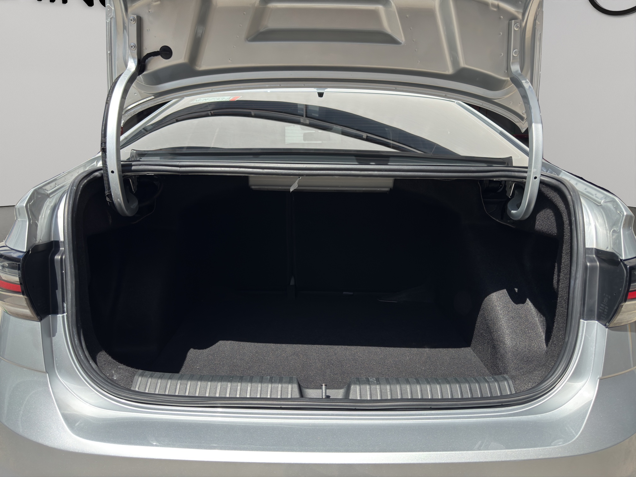 Volkswagen Virtus 4 pts. Comfortline, 1.6l, TA, a/ac., f. niebla, RA-16 2024