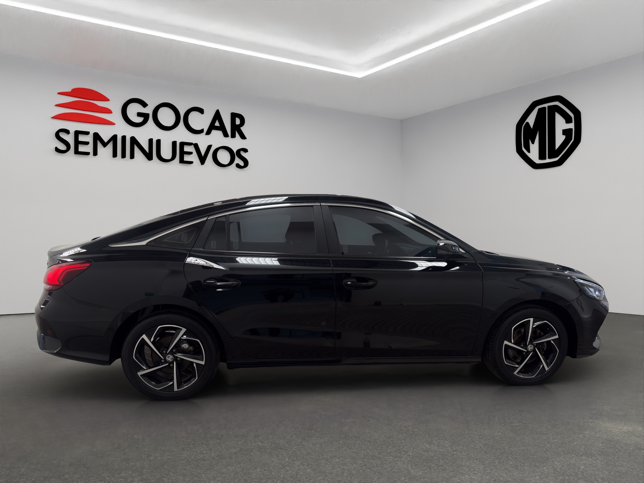 MG GT 4 pts. Alpha, 1.5T, TA, piel, QC, cambios al volante, RA-17 2024