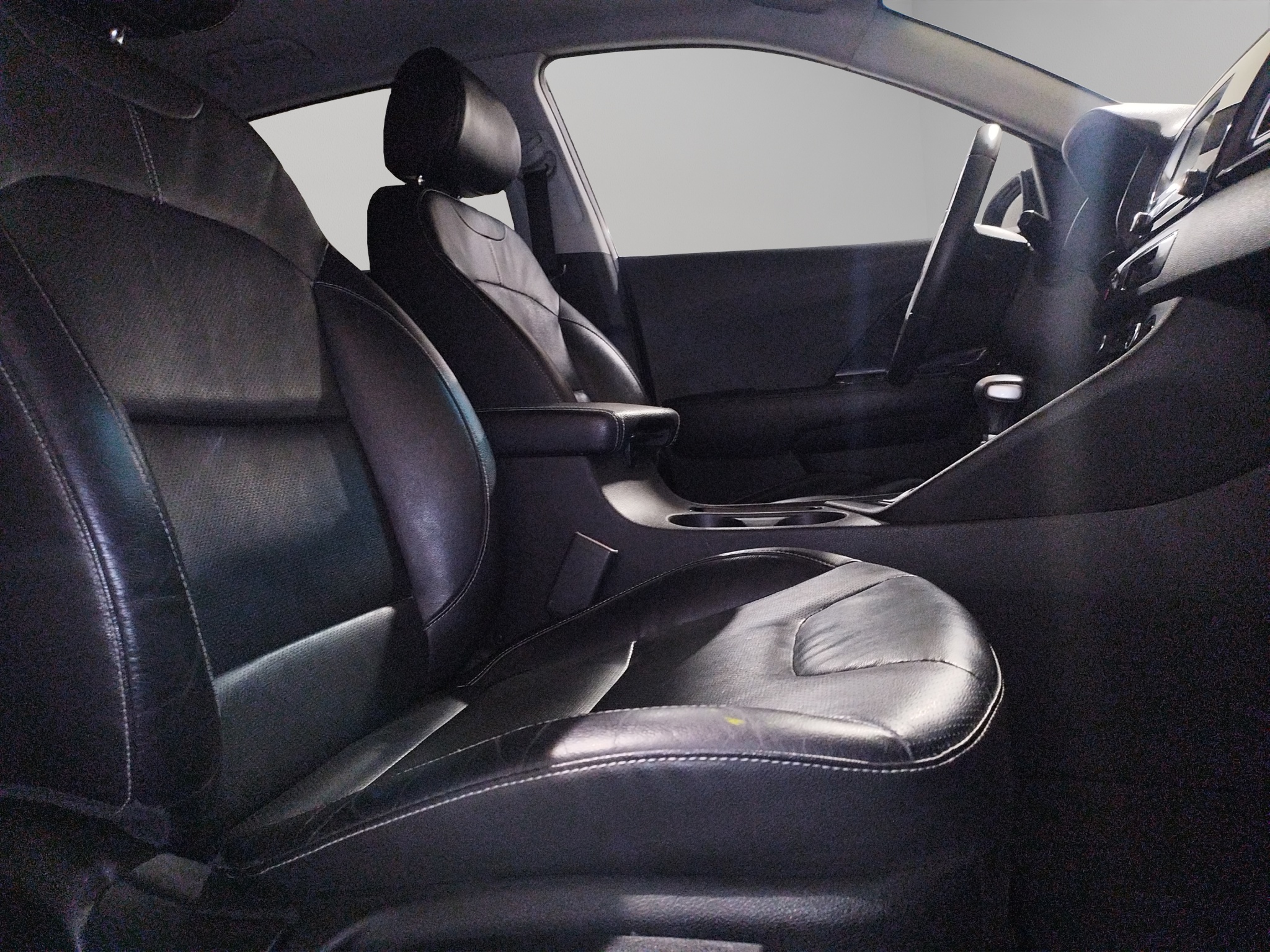 KIA Niro VUD 5 pts. EX, HEV, TA, a/ac., piel, QC, f. xenón, RA-18 2017