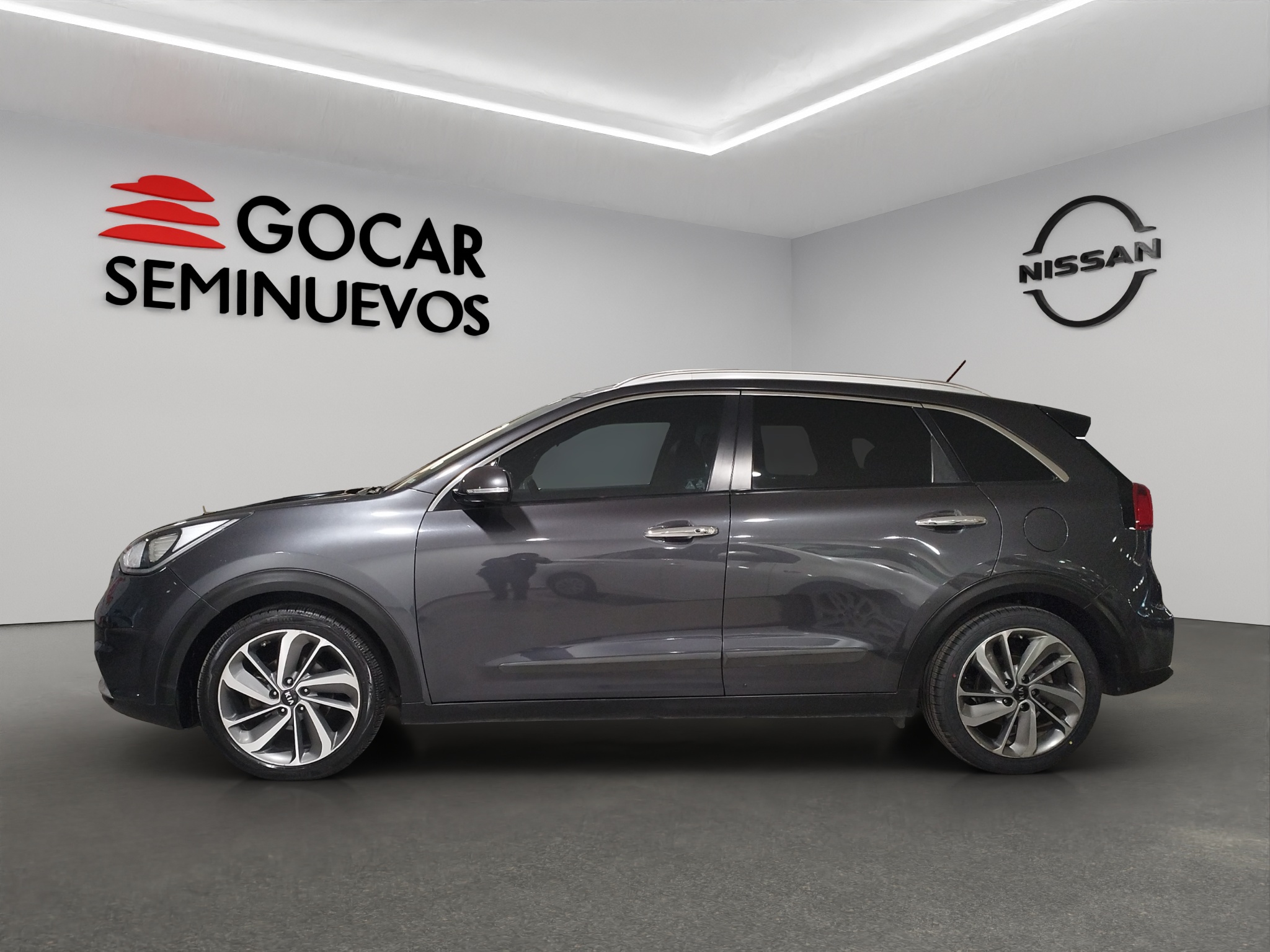 KIA Niro VUD 5 pts. EX, HEV, TA, a/ac., piel, QC, f. xenón, RA-18 2017
