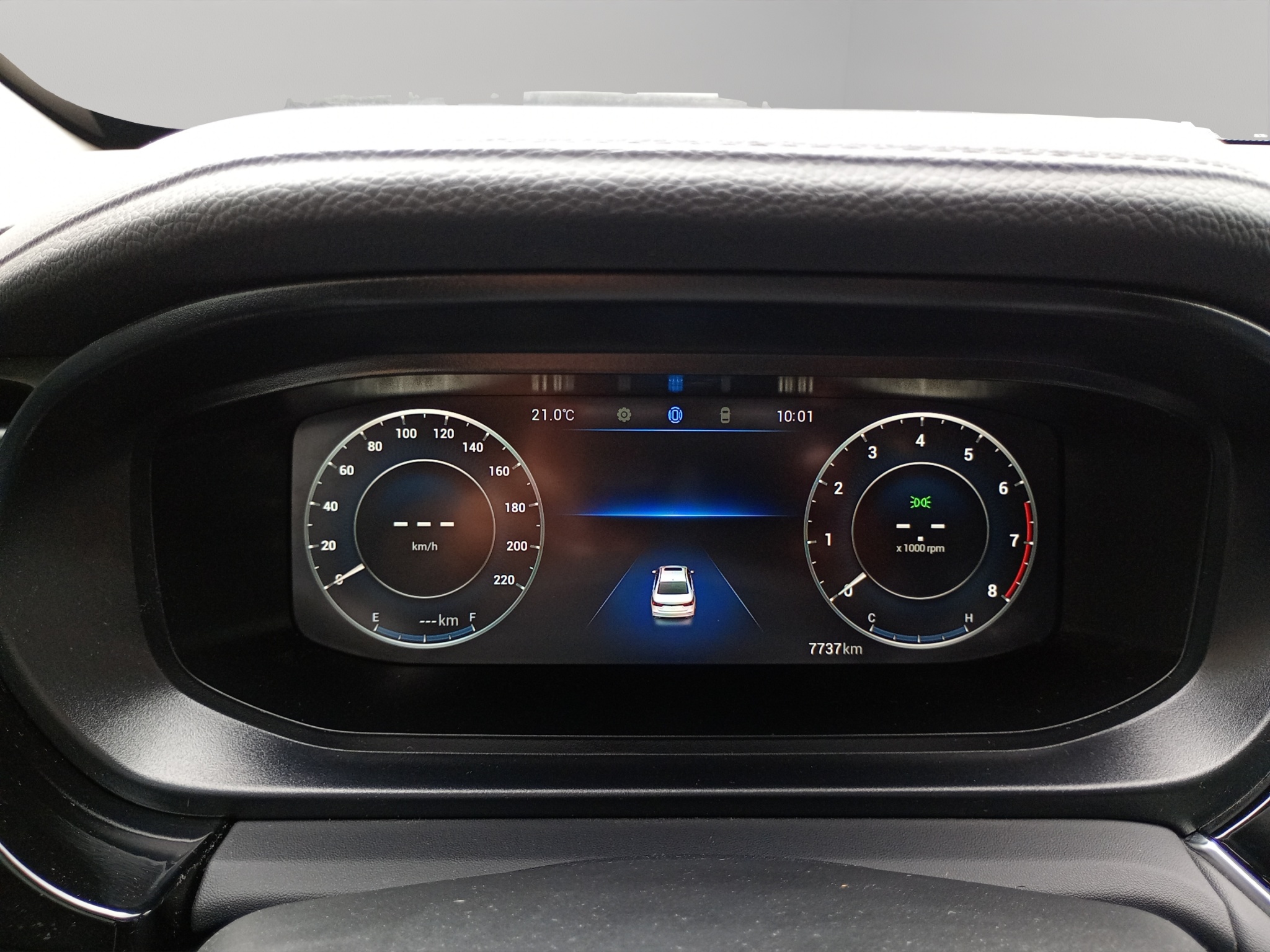 Omoda O5 4 pts. Unlimited, 1.5T, CVT, a/ac. Aut., QC, RA-17 bitono 2024
