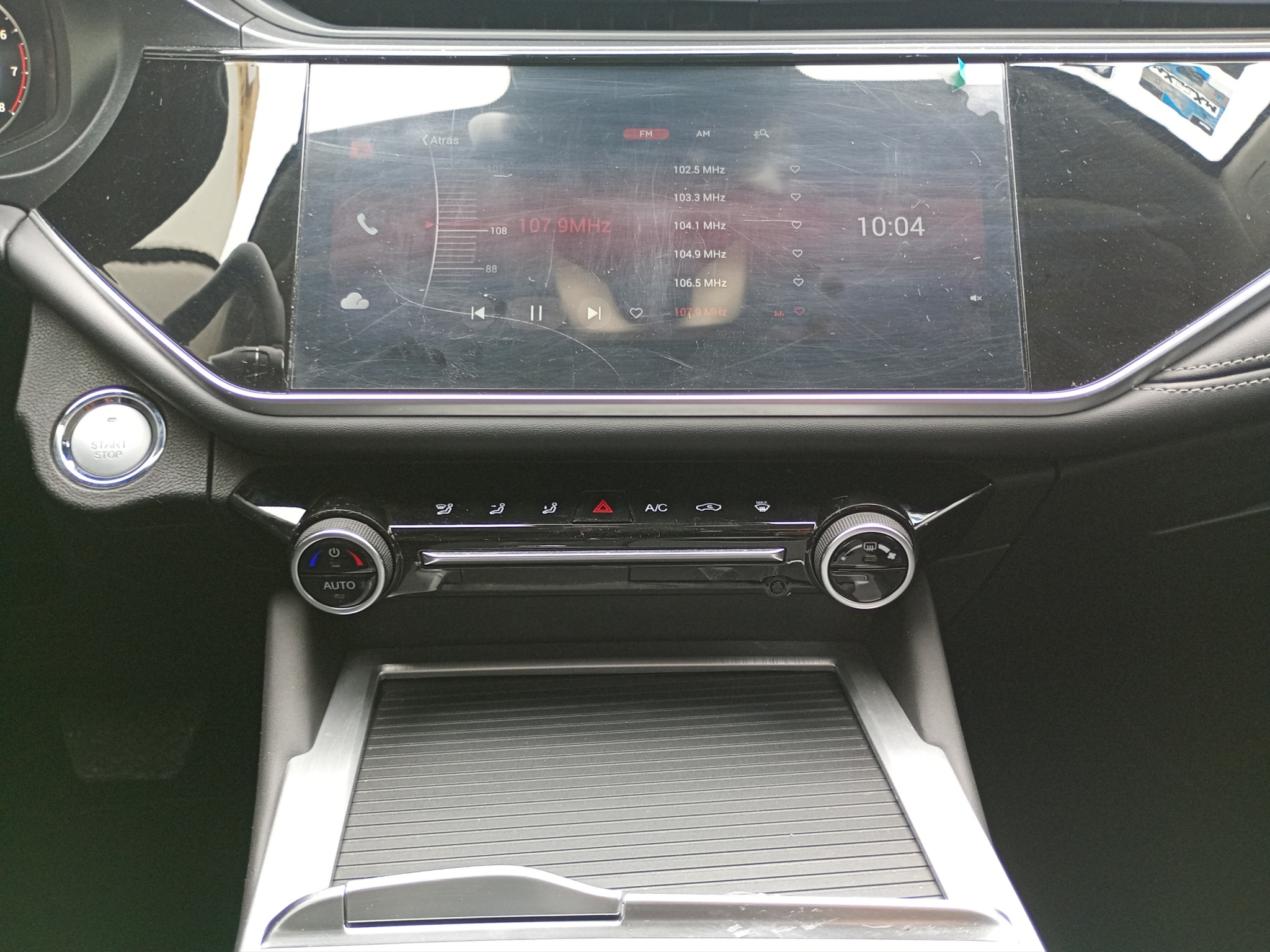 Omoda O5 4 pts. Unlimited, 1.5T, CVT, a/ac. Aut., QC, RA-17 bitono 2024