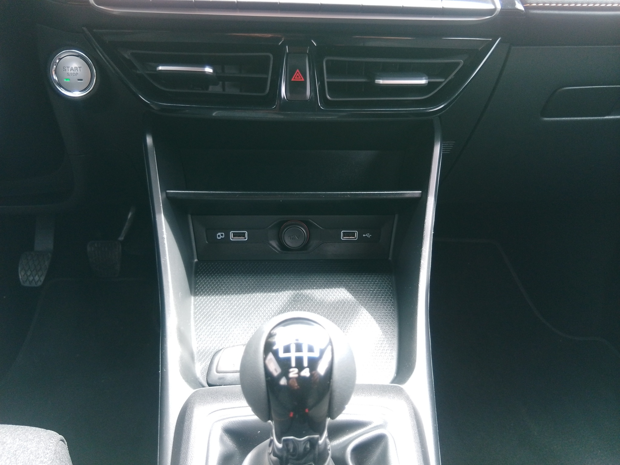 MG MG3 5 pts. HB Style, 1.5l, TM5, VE, pantalla, RA-16 2025