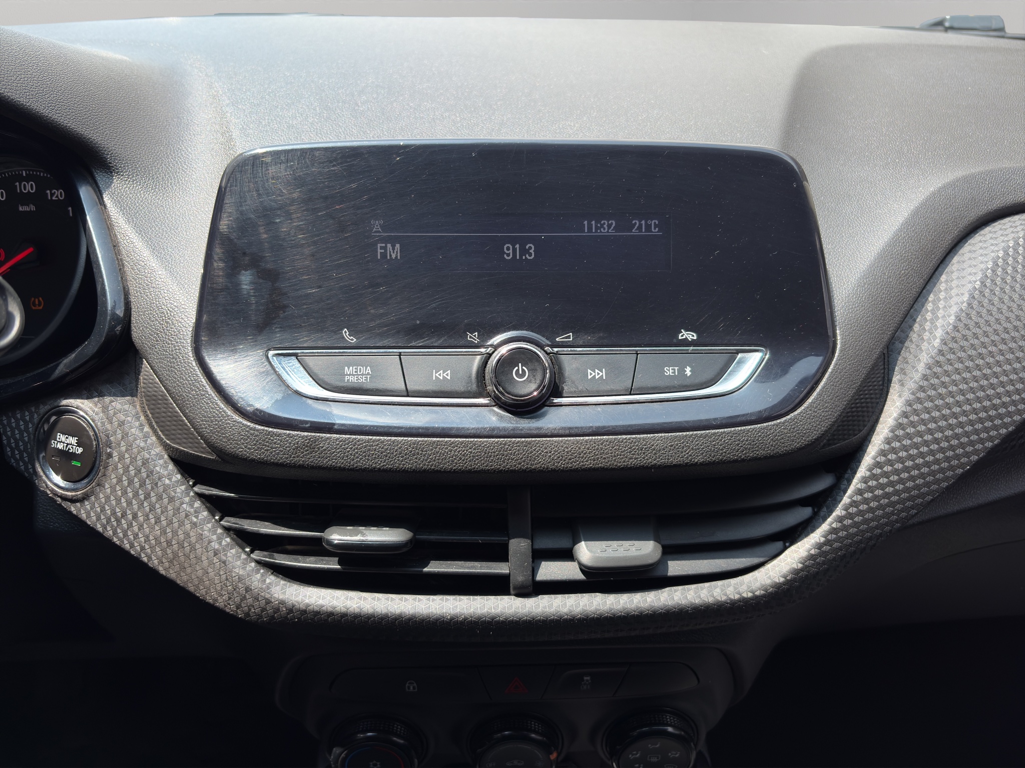 Chevrolet Onix 4 pts. LT, 1.3l, TM5, a/ac. Aut., VE, BA, RA-15 2023