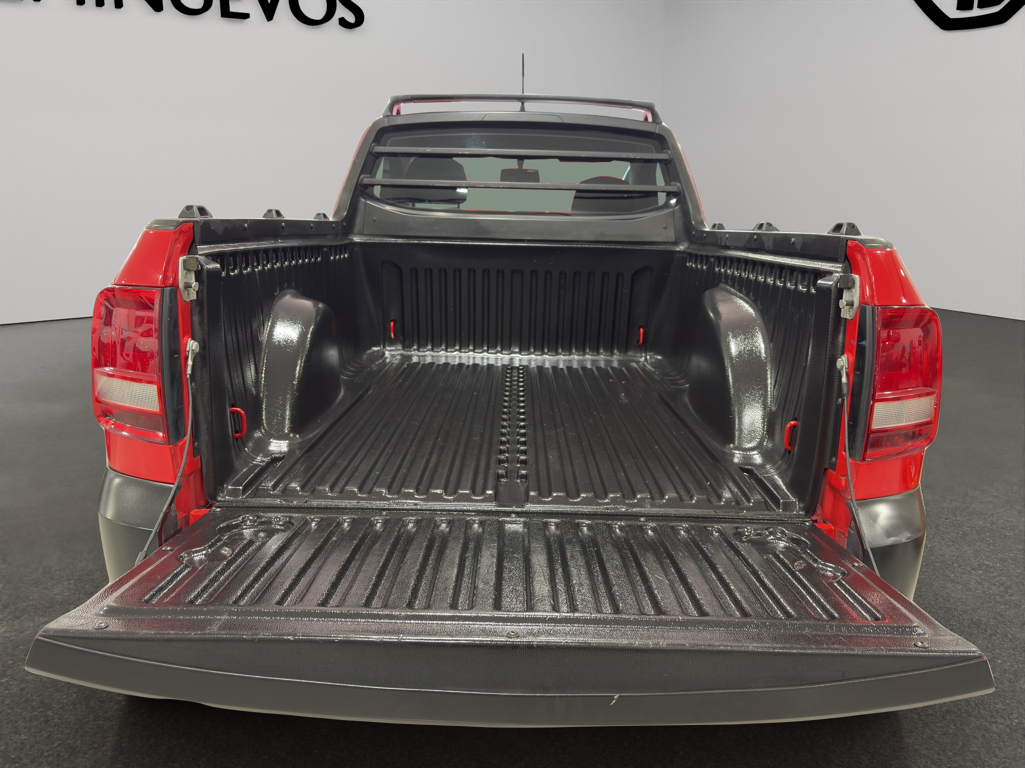 Volkswagen Comerciales Saveiro Pick-Up 2 pts. Robust, Cab. Sencilla, TM5, a/ac., R-14 2022