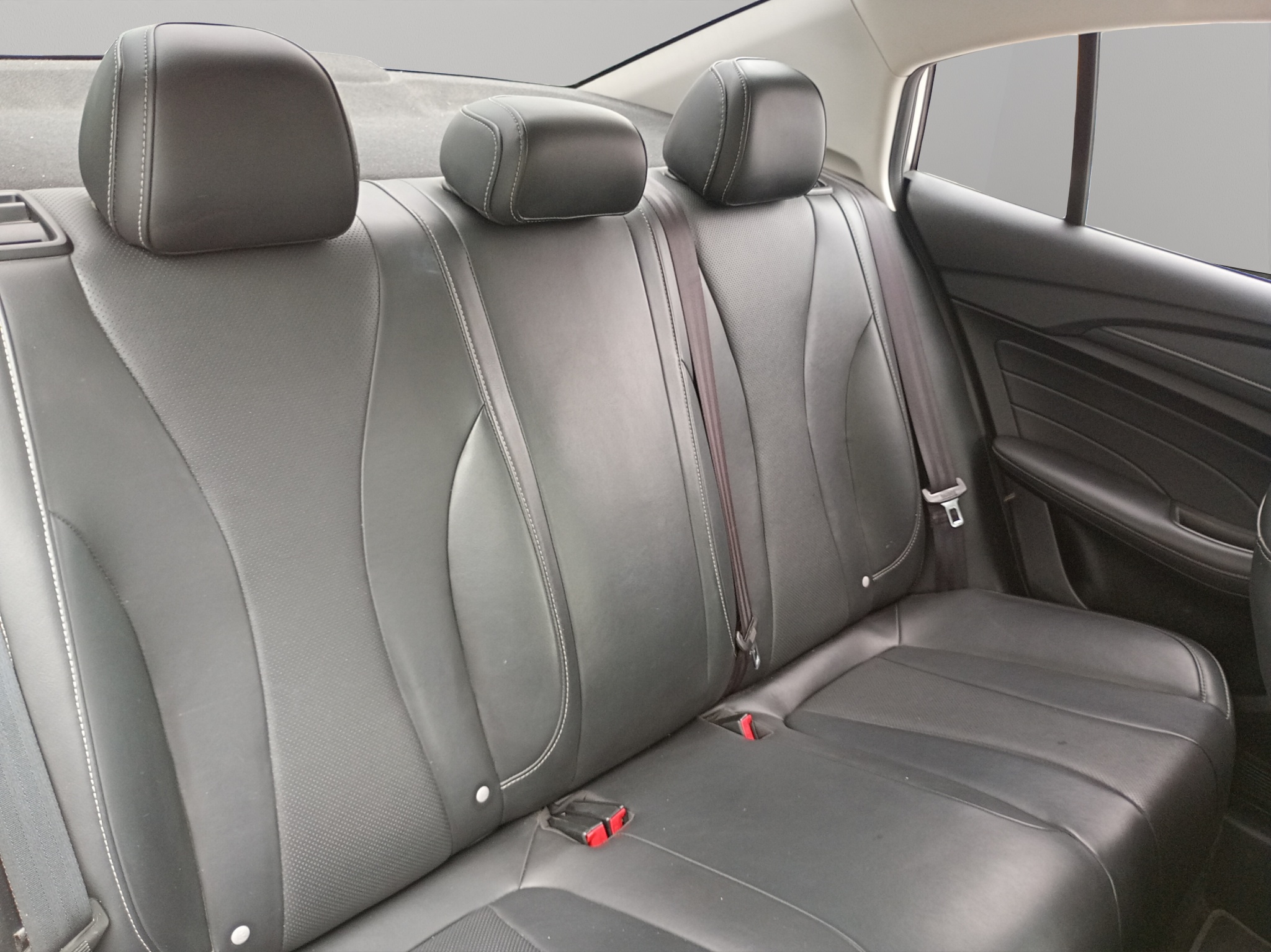 MG MG5 4 pts. Elegance, 1.5l, TM5, VE, piel, QC, RA-16 (línea anterior) 2024