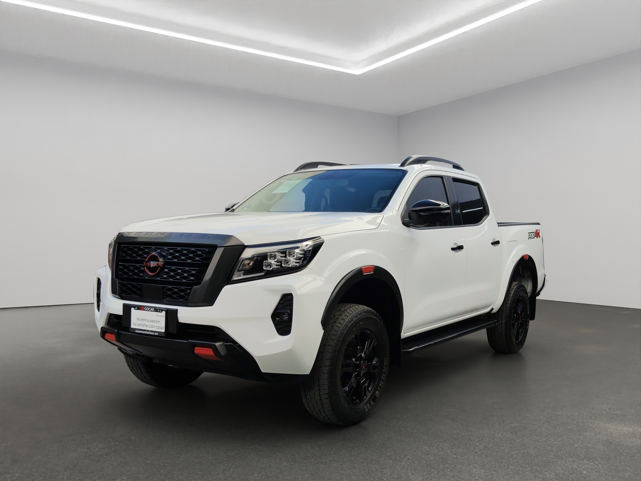 Nissan Comerciales Frontier y NP 300 Frontier Pick-Up 4 pts. Frontier Pro 4x, Doble Cab., L4, 2.5l, TA, a/ac., piel, RA-18, 4x4 2023