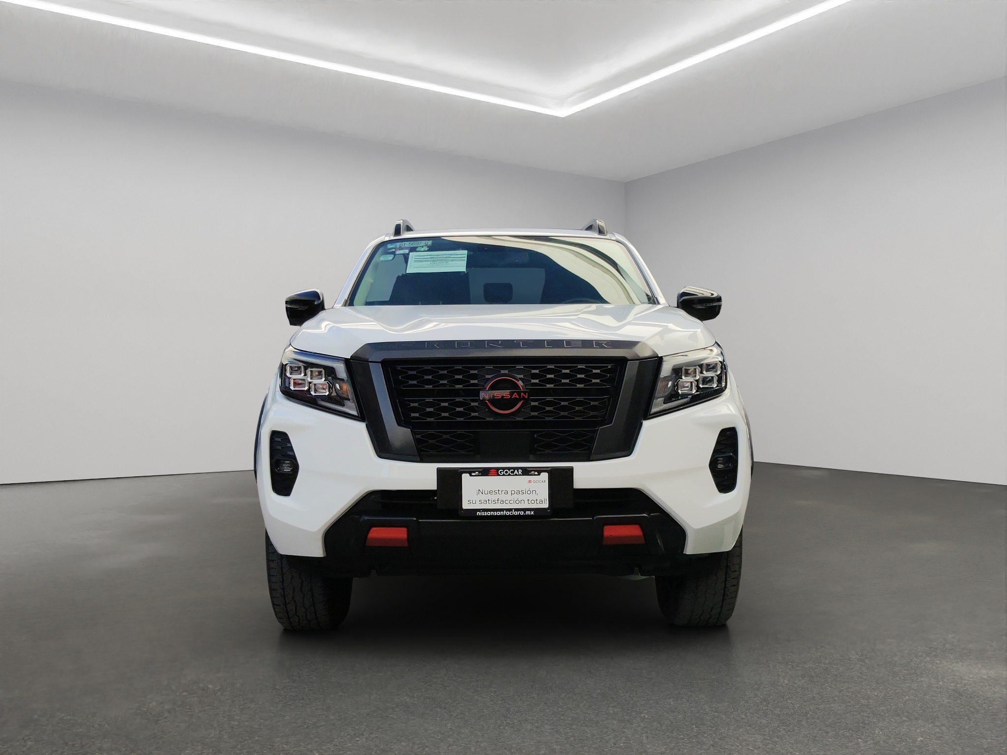 Nissan Comerciales Frontier y NP 300 Frontier Pick-Up 4 pts. Frontier Pro 4x, Doble Cab., L4, 2.5l, TA, a/ac., piel, RA-18, 4x4 2023