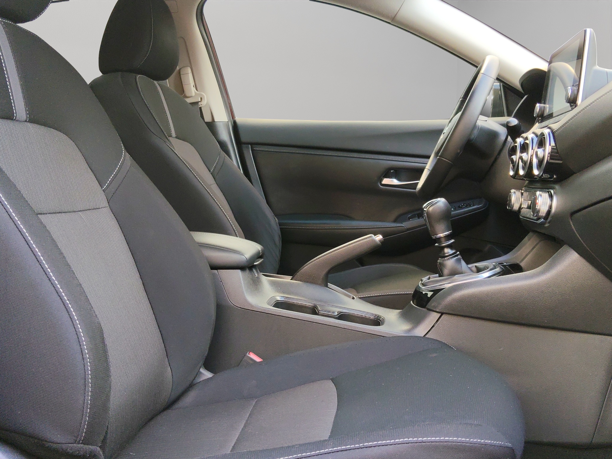 Nissan Sentra 4 pts. Sense, TM6, a/ac., RA-16 (línea nueva) 2020