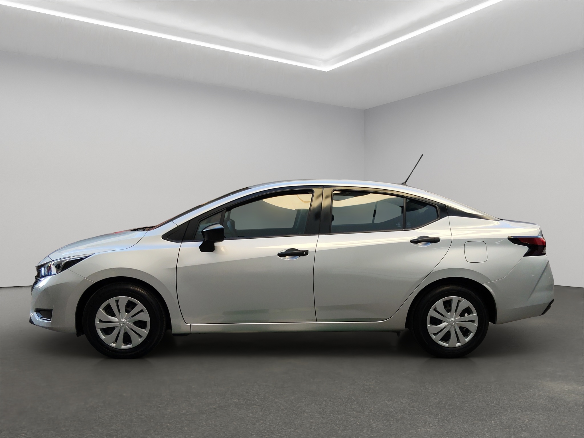 Nissan Versa 4 pts. Sense, TM5, a/ac., R-15 2024