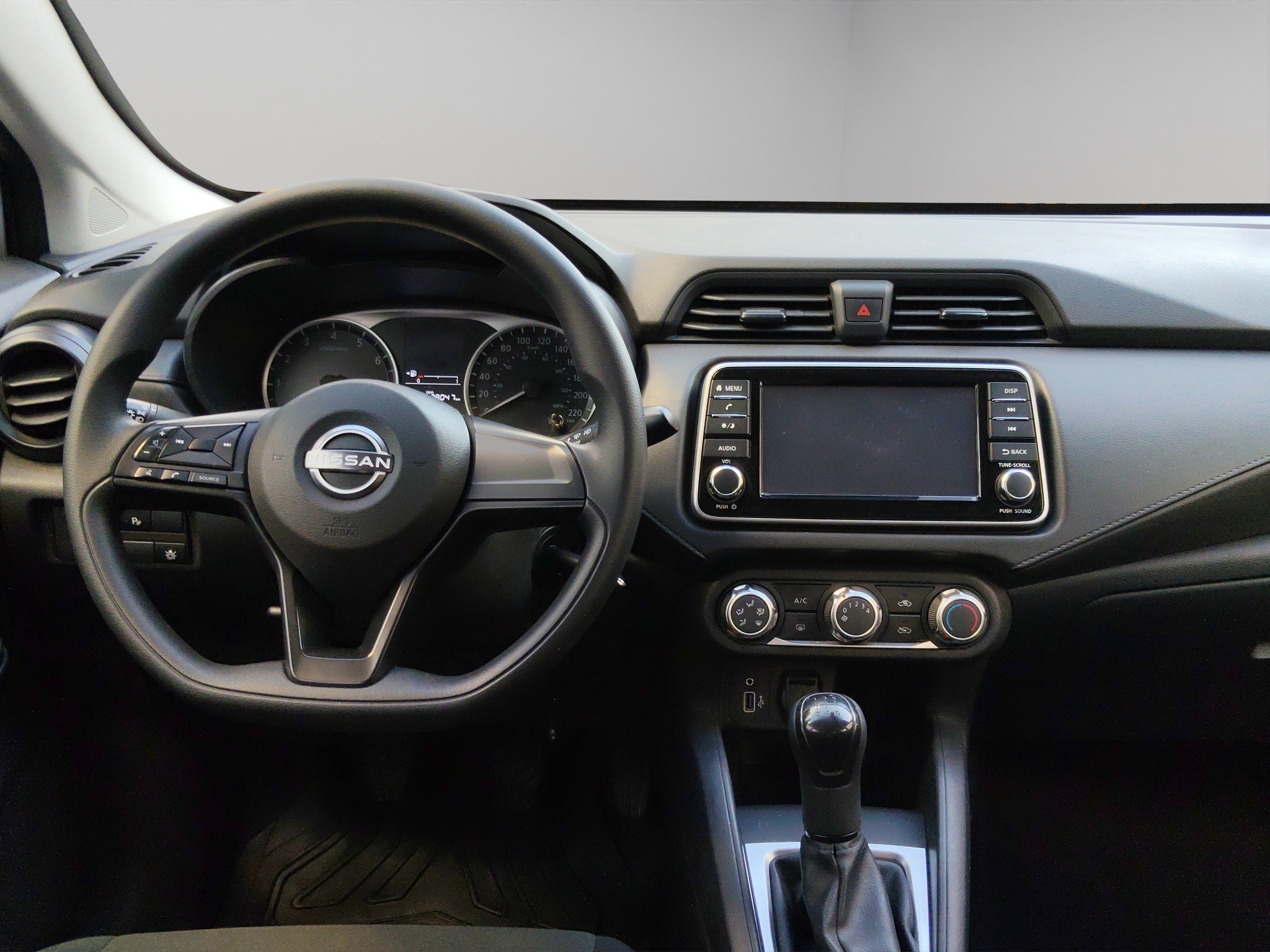 Nissan Versa 4 pts. Sense, TM5, a/ac., R-15 2024