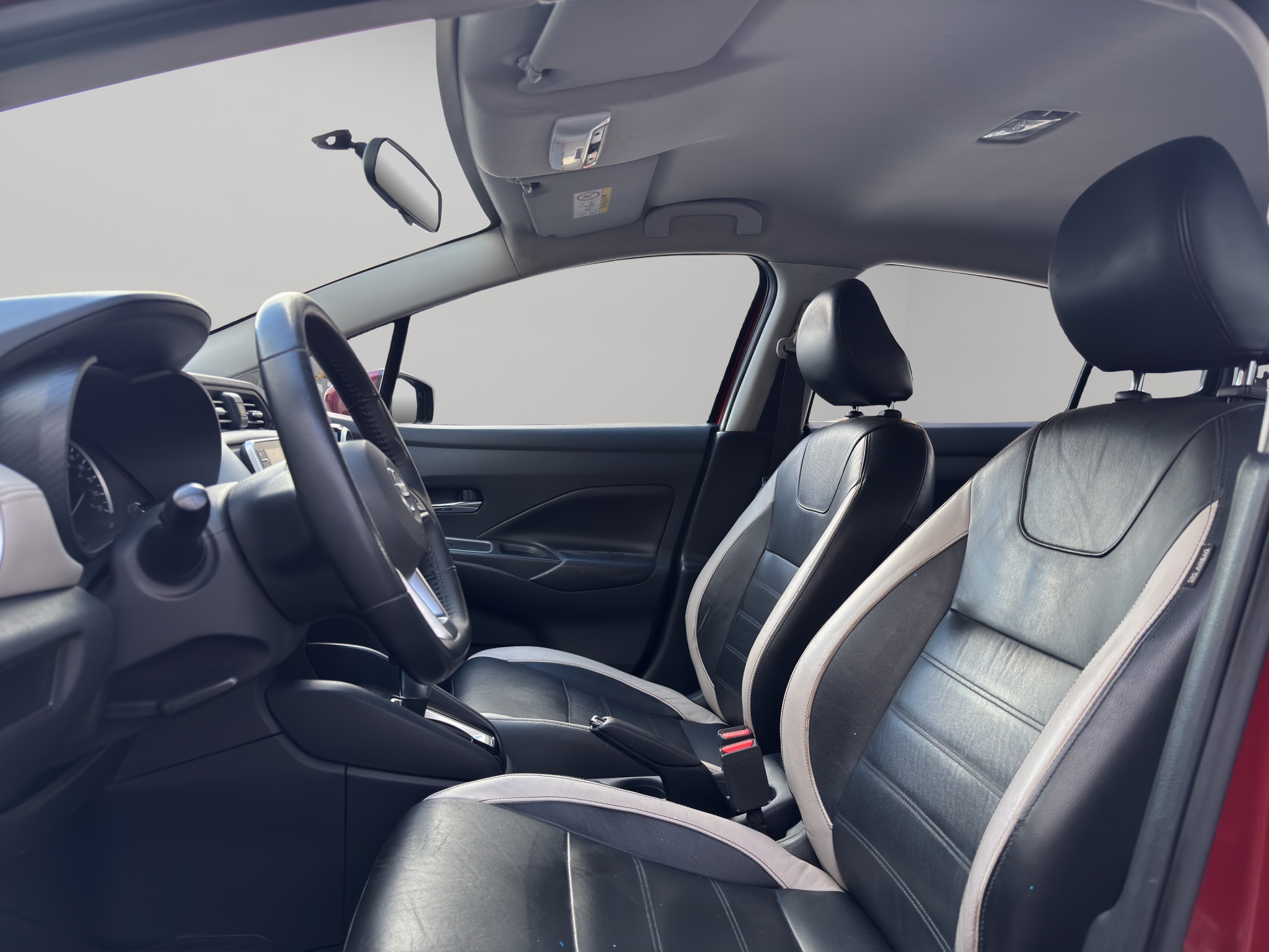 Nissan Versa 4 pts. Platinum, CVT, a/ac. Aut., VE, piel, GPS, f. led, RA-17 (línea nueva) 2020