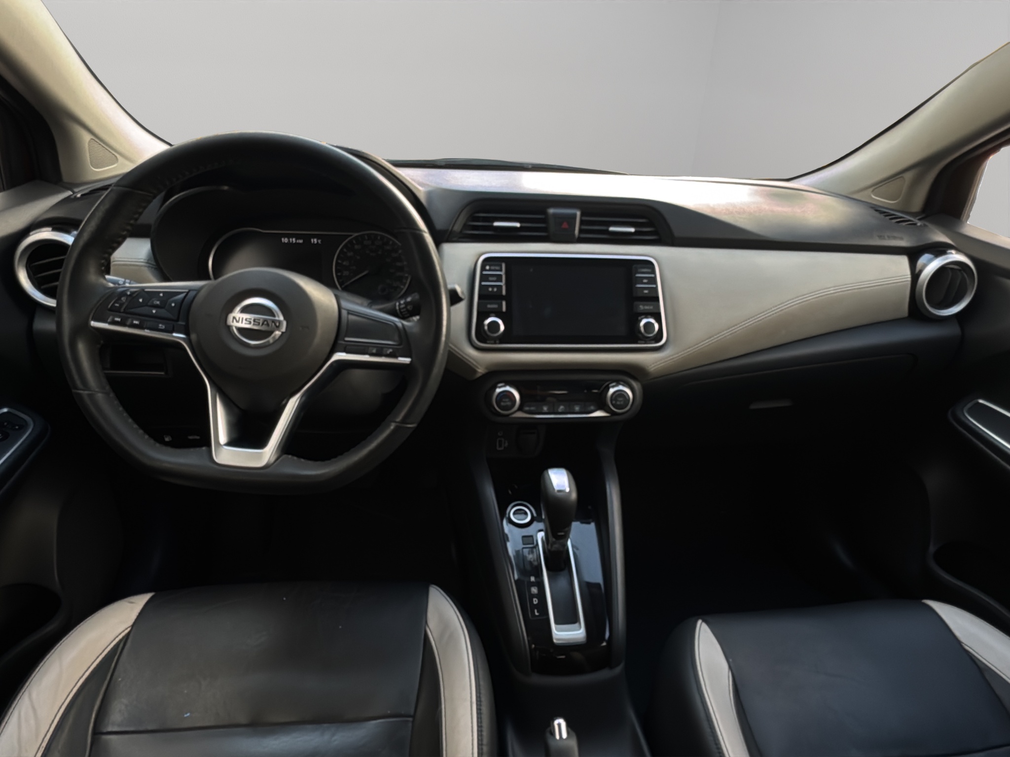 Nissan Versa 4 pts. Platinum, CVT, a/ac. Aut., VE, piel, GPS, f. led, RA-17 (línea nueva) 2020