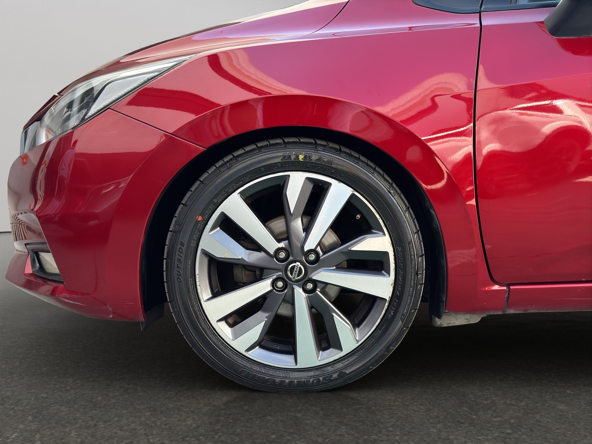 Nissan Versa 4 pts. Platinum, CVT, a/ac. Aut., VE, piel, GPS, f. led, RA-17 (línea nueva) 2020