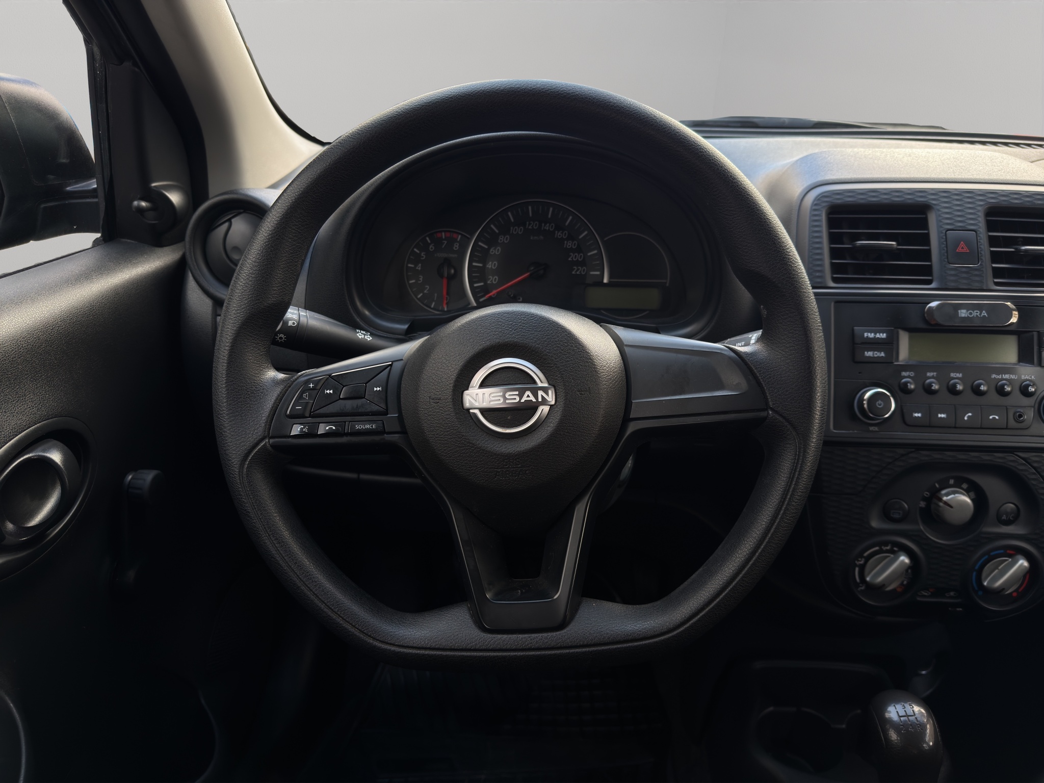 Nissan March 5 pts. HB Sense, TM5, a/ac., R-14 2024