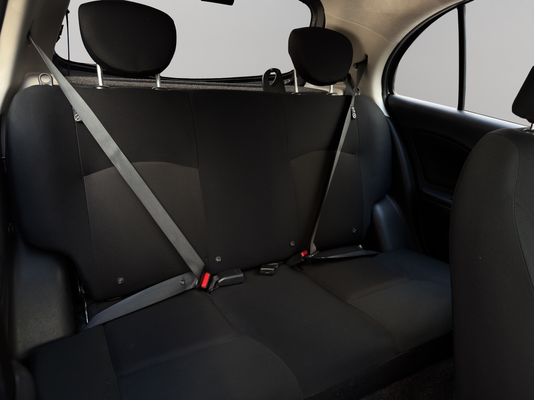 Nissan March 5 pts. HB Sense, TM5, a/ac., R-14 2024