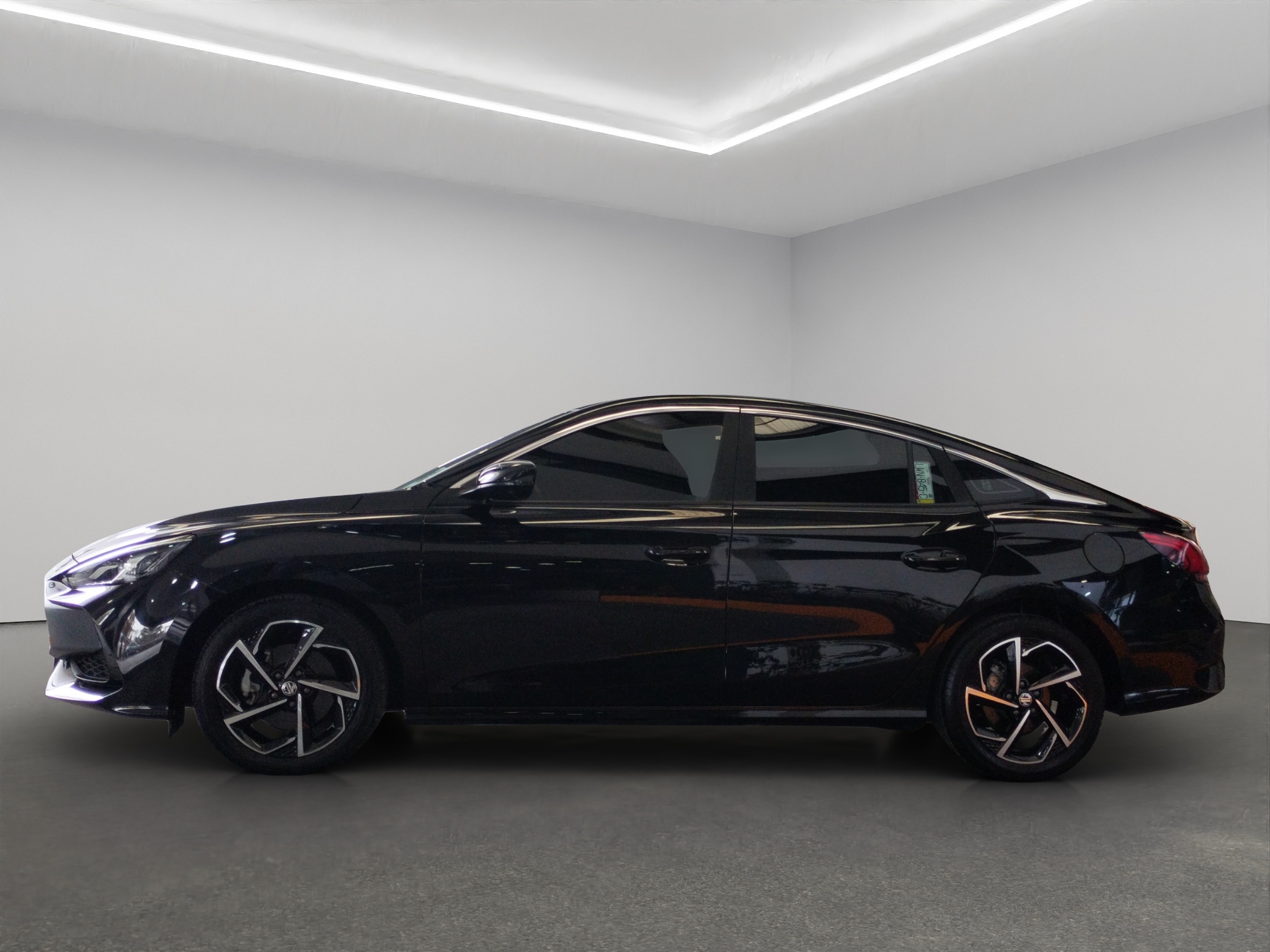 MG GT 4 pts. Alpha, 1.5T, TA, piel, QC, cambios al volante, RA-17 2024