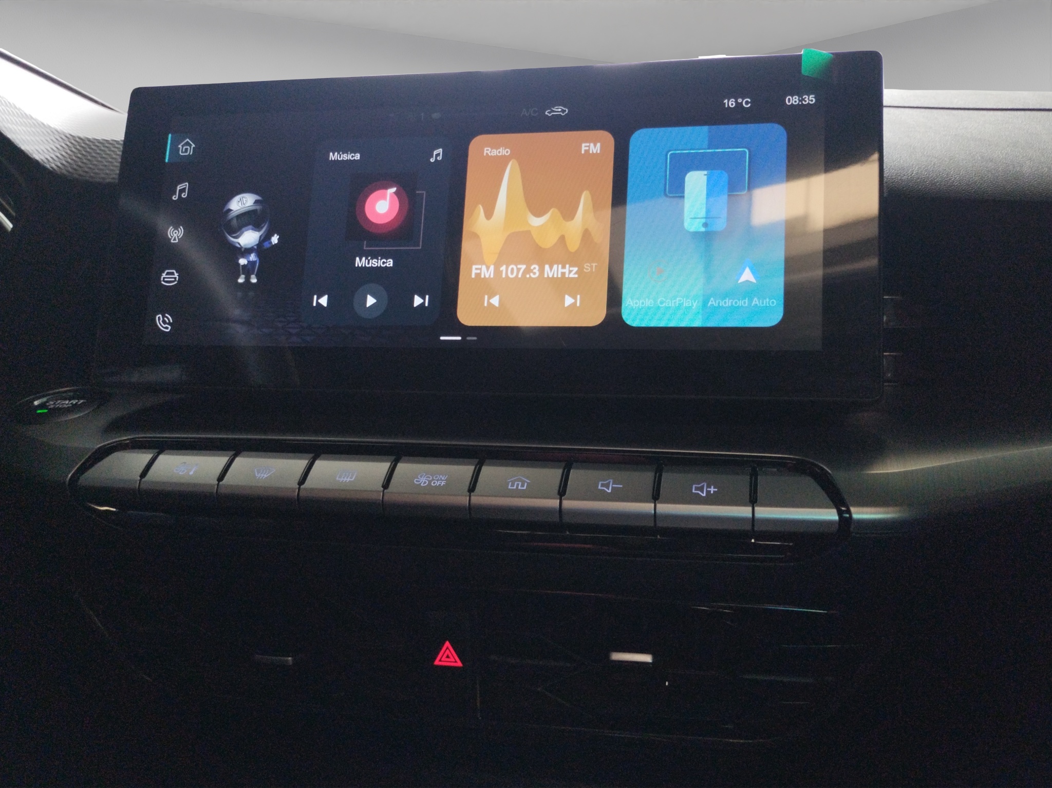 MG GT 4 pts. Alpha, 1.5T, TA, piel, QC, cambios al volante, RA-17 2024