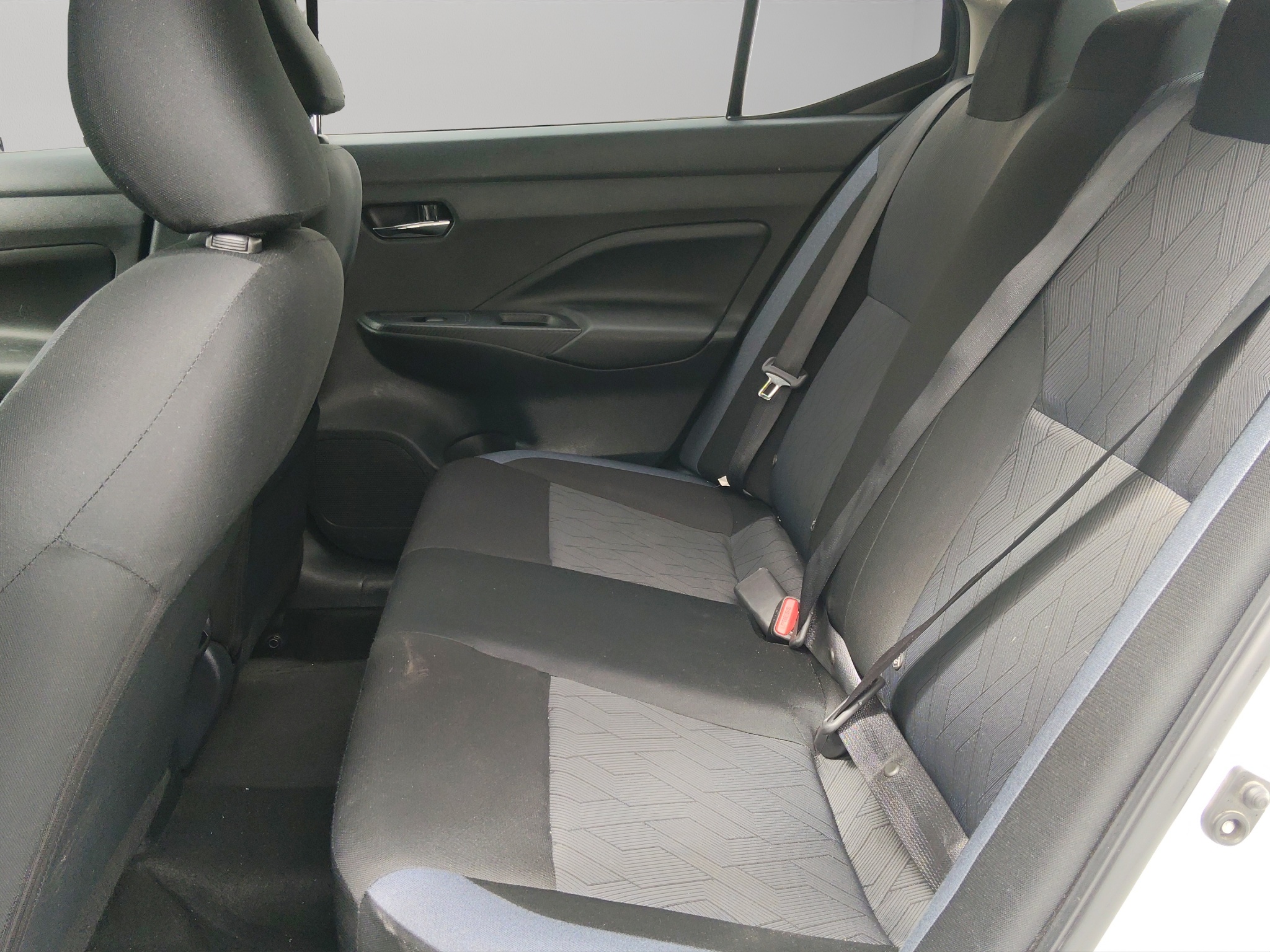 Nissan Versa ADVANCE CVT 2024