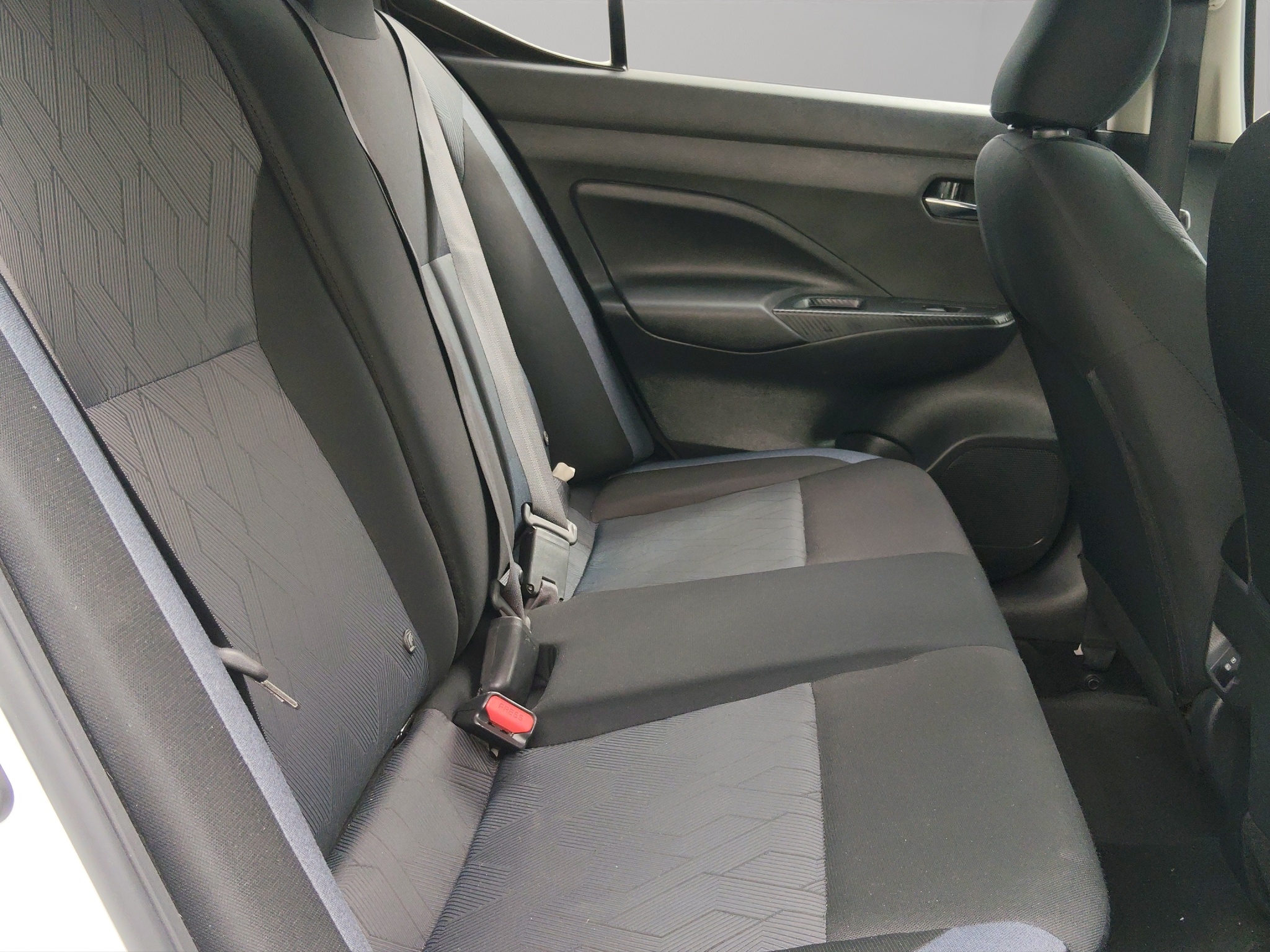 Nissan Versa ADVANCE CVT 2024