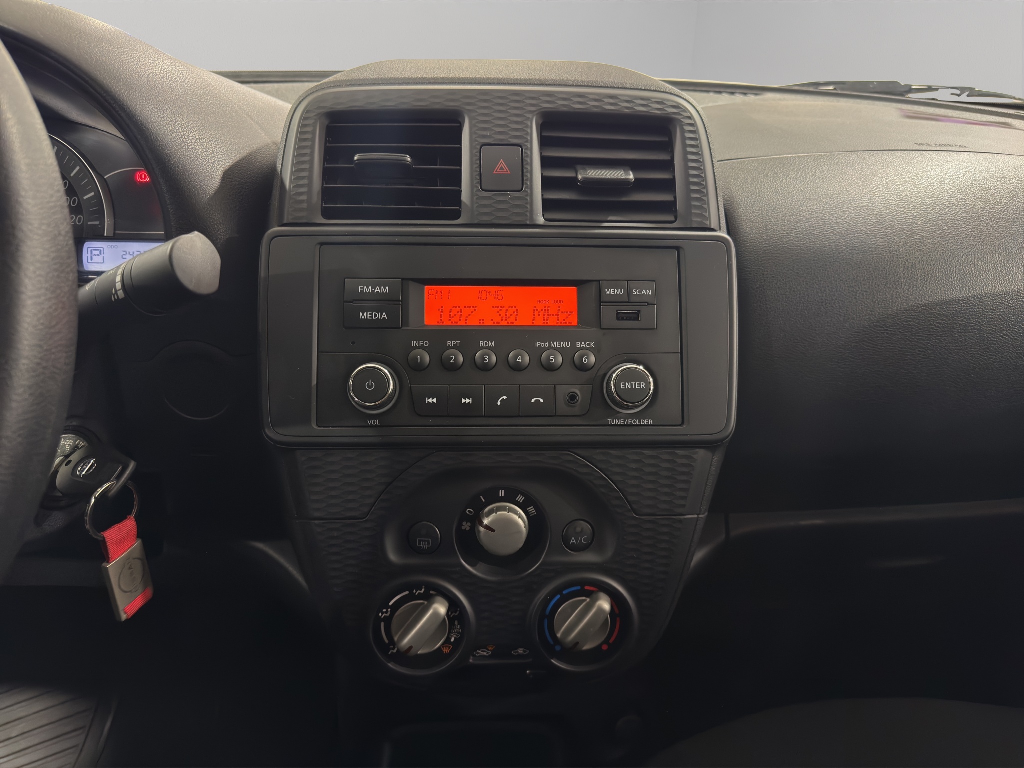 Nissan March SENSE TA 2024