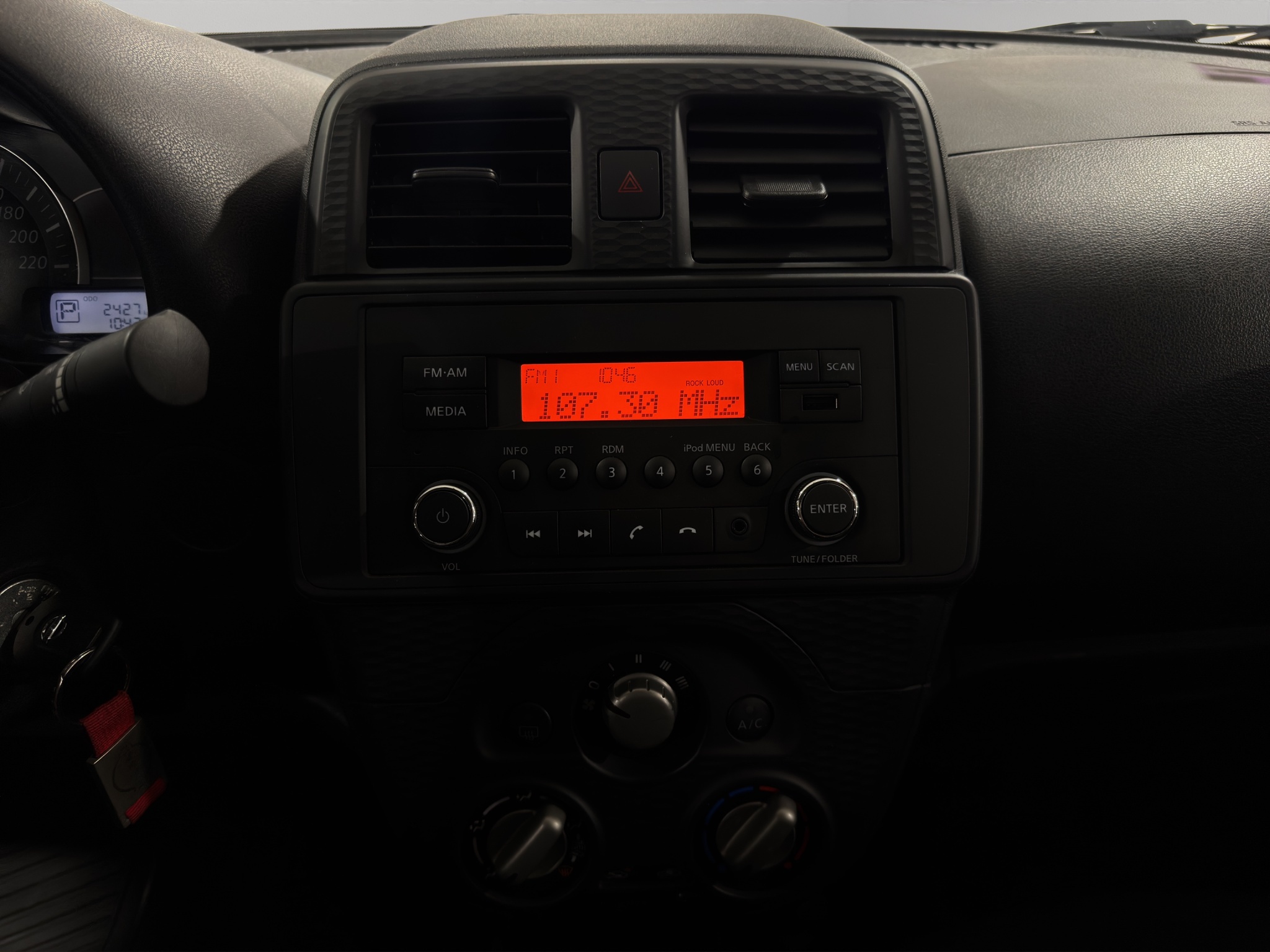 Nissan March SENSE TA 2024