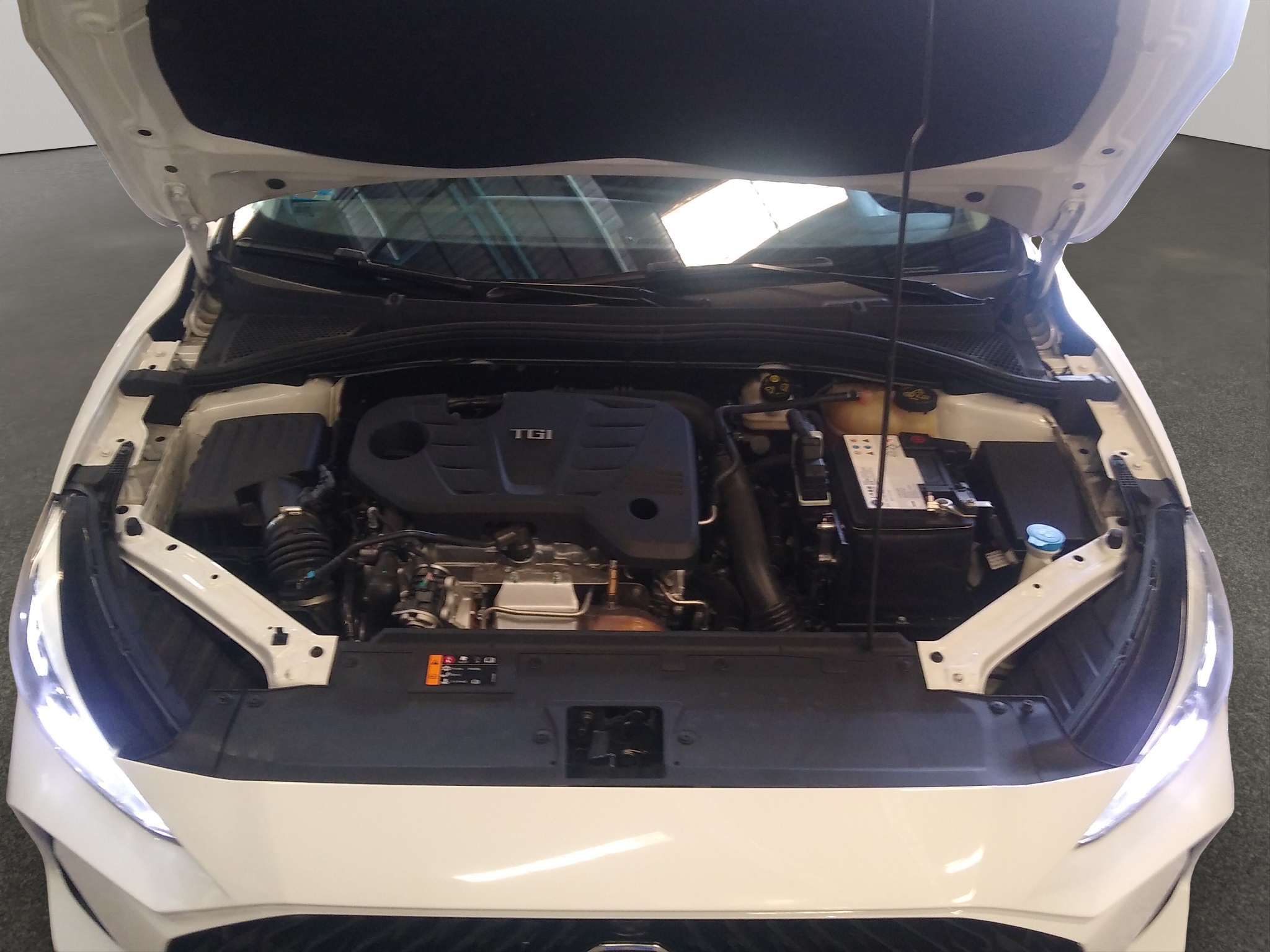 MG GT 4 pts. Excite, 1.5T, TA, piel, QC, RA-17 2024