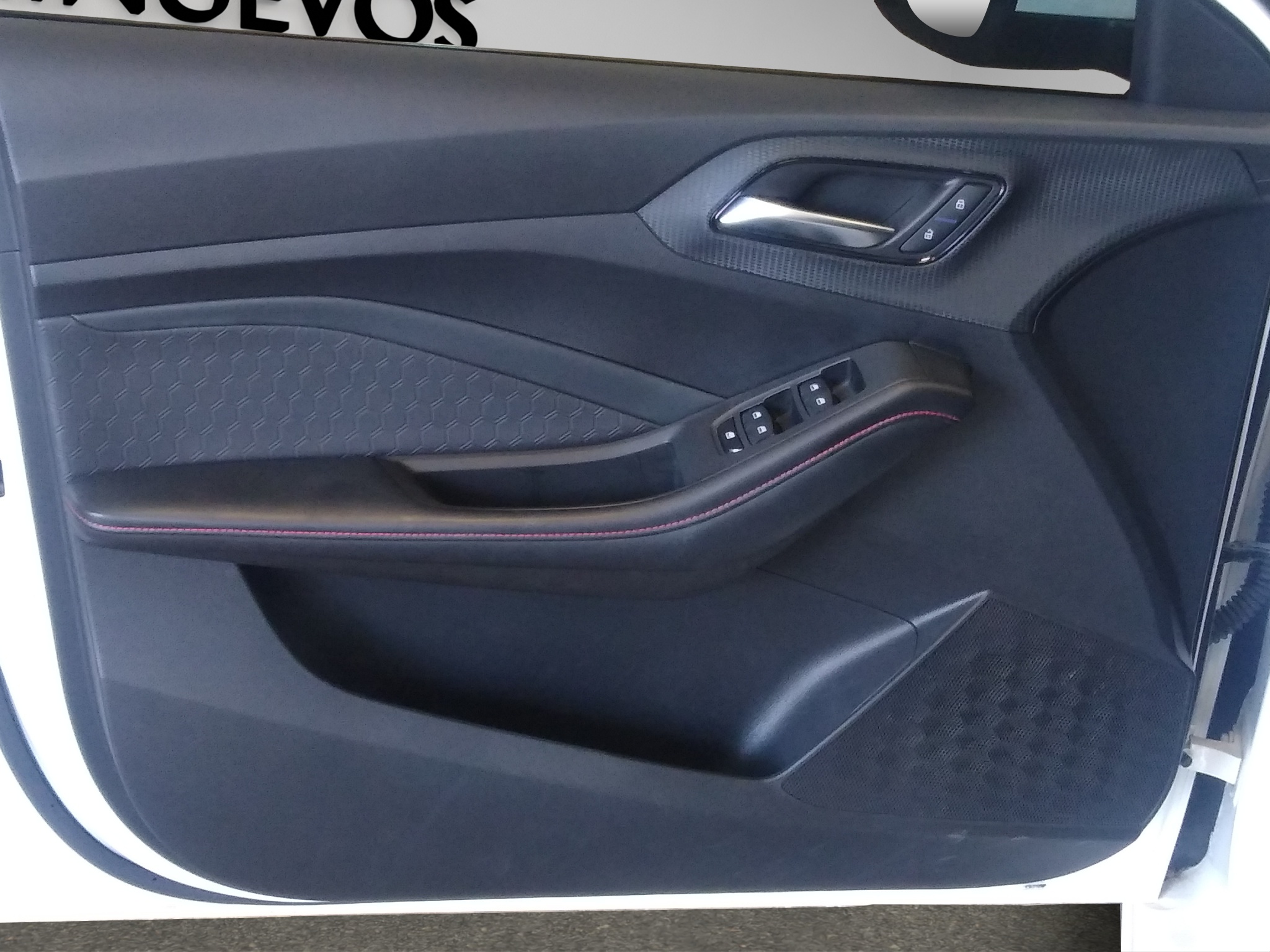 MG GT 4 pts. Excite, 1.5T, TA, piel, QC, RA-17 2024