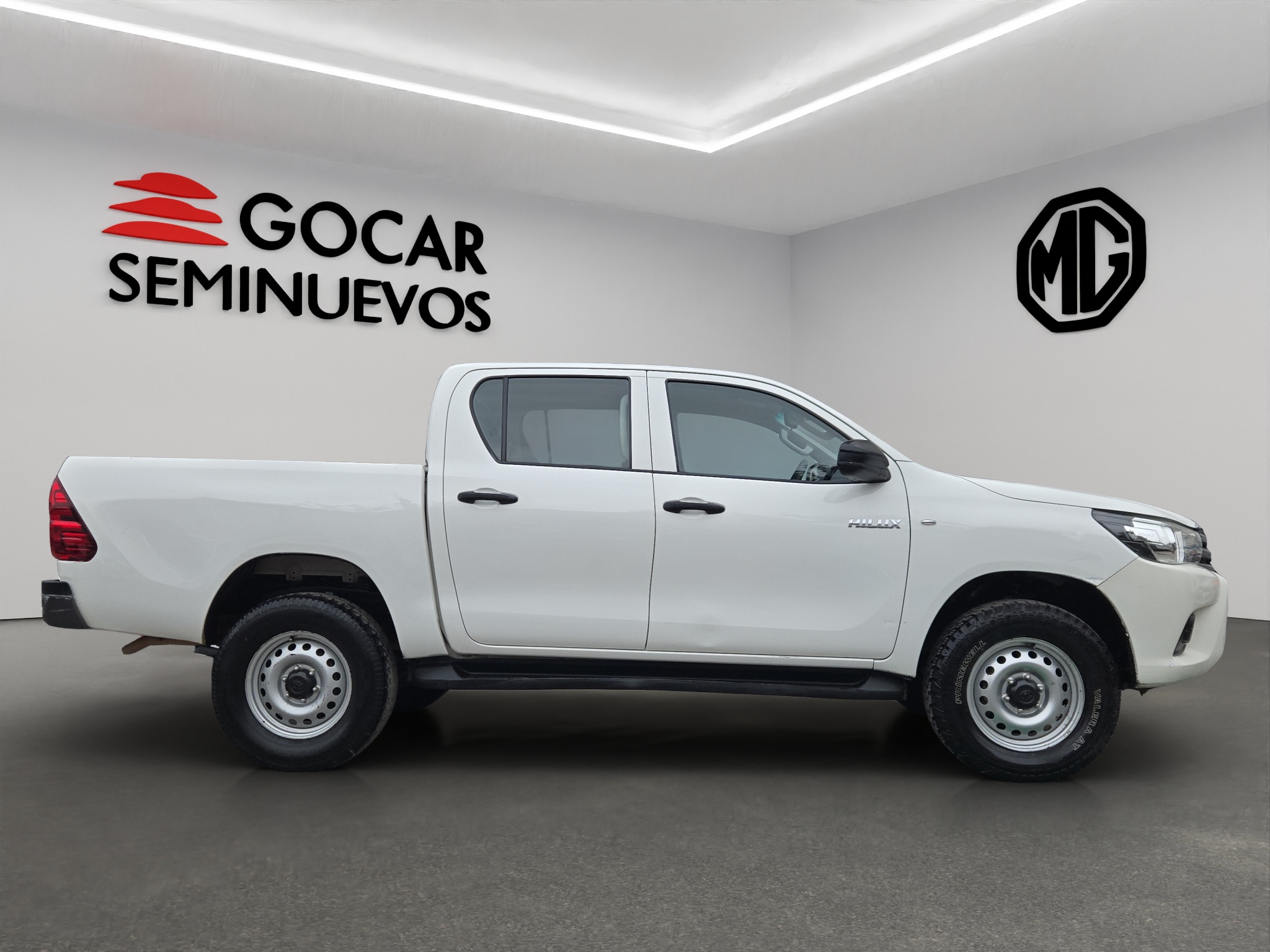 Toyota Comerciales Hilux Pick-Up 4 pts. Base, Doble Cab., TM5, a/ac., VE del. 2019