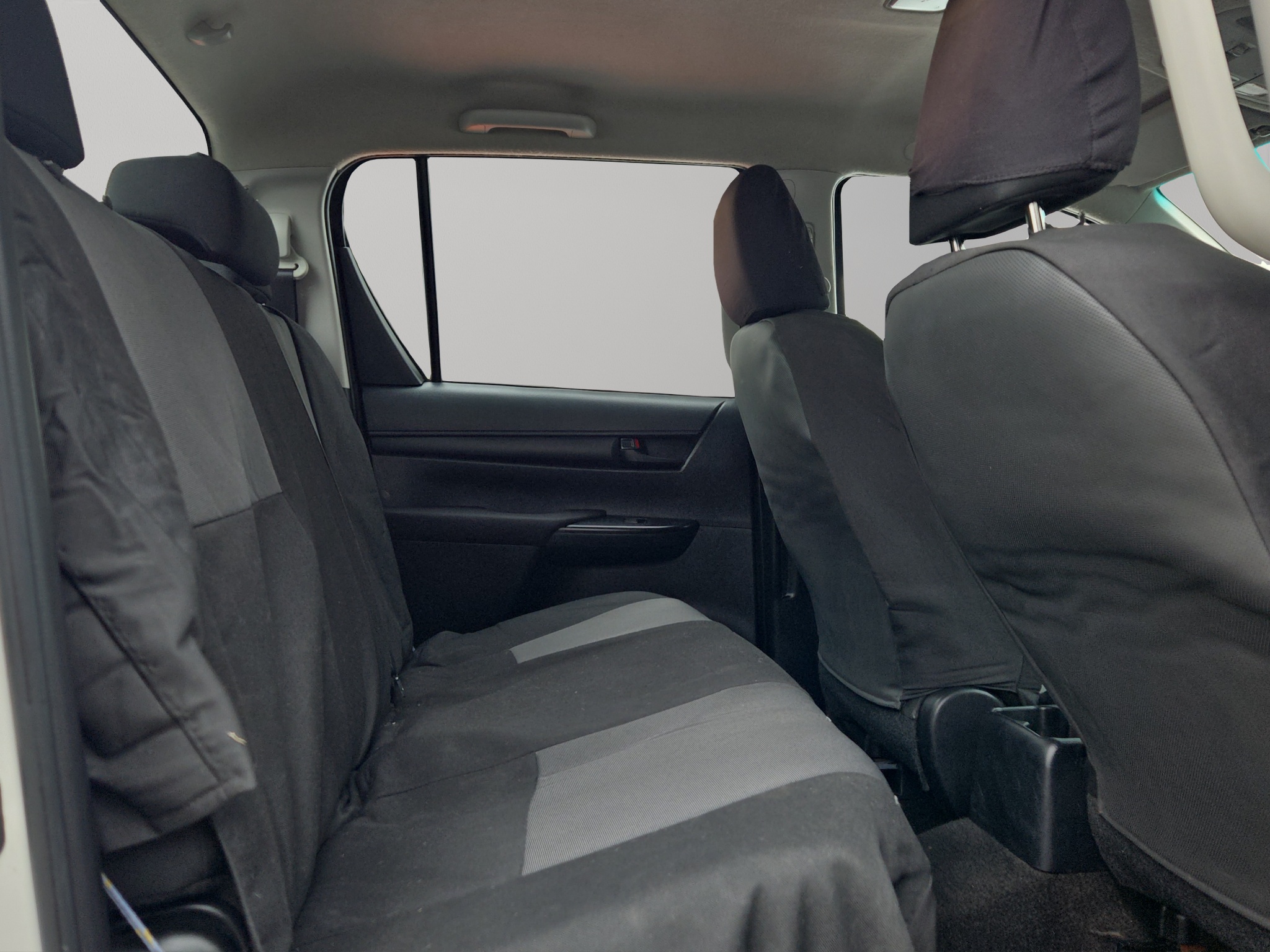 Toyota Comerciales Hilux Pick-Up 4 pts. Base, Doble Cab., TM5, a/ac., VE del. 2019