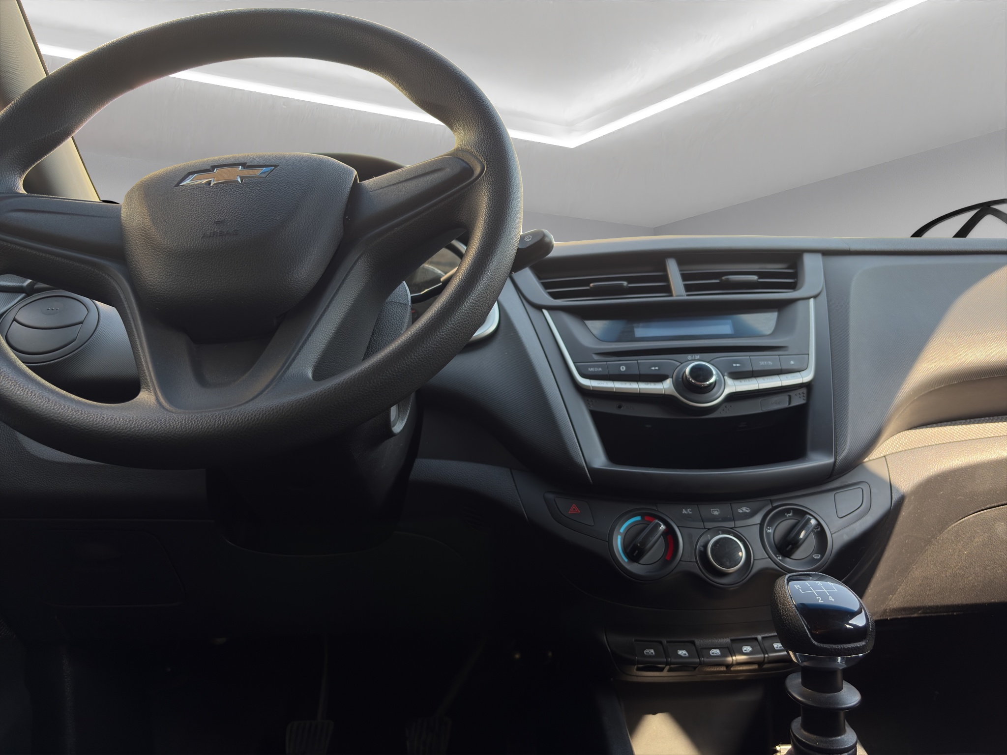 Chevrolet Aveo 4 pts. LS, TM5, a/ac., R-14 2020