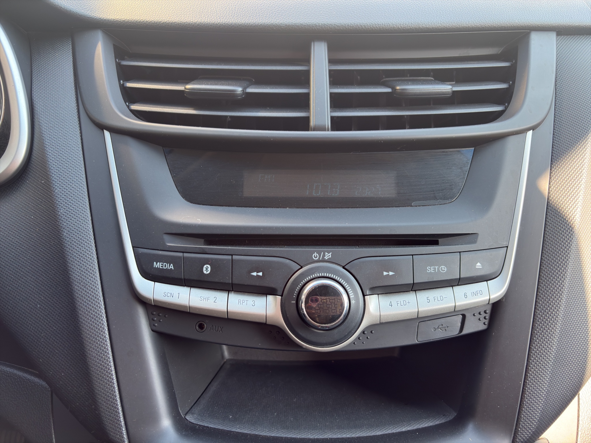 Chevrolet Aveo 4 pts. LS, TM5, a/ac., R-14 2020