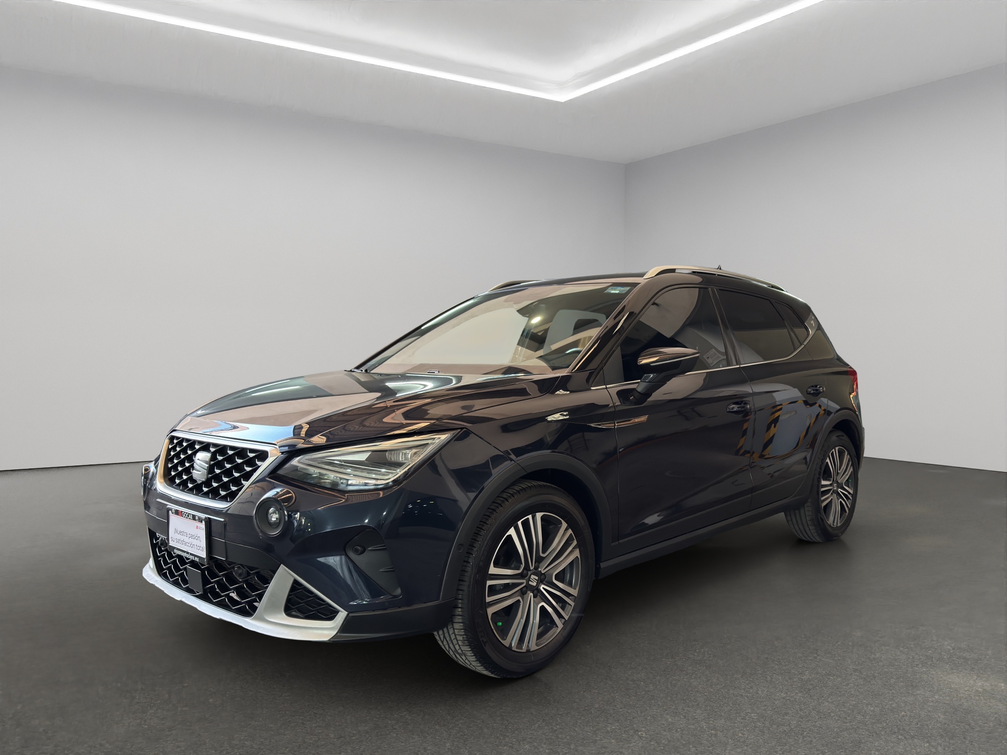Seat Arona VUD 5 pts. Xperience, 1.6l, climatronic, f. led, cámara reversa, RA-17 2023
