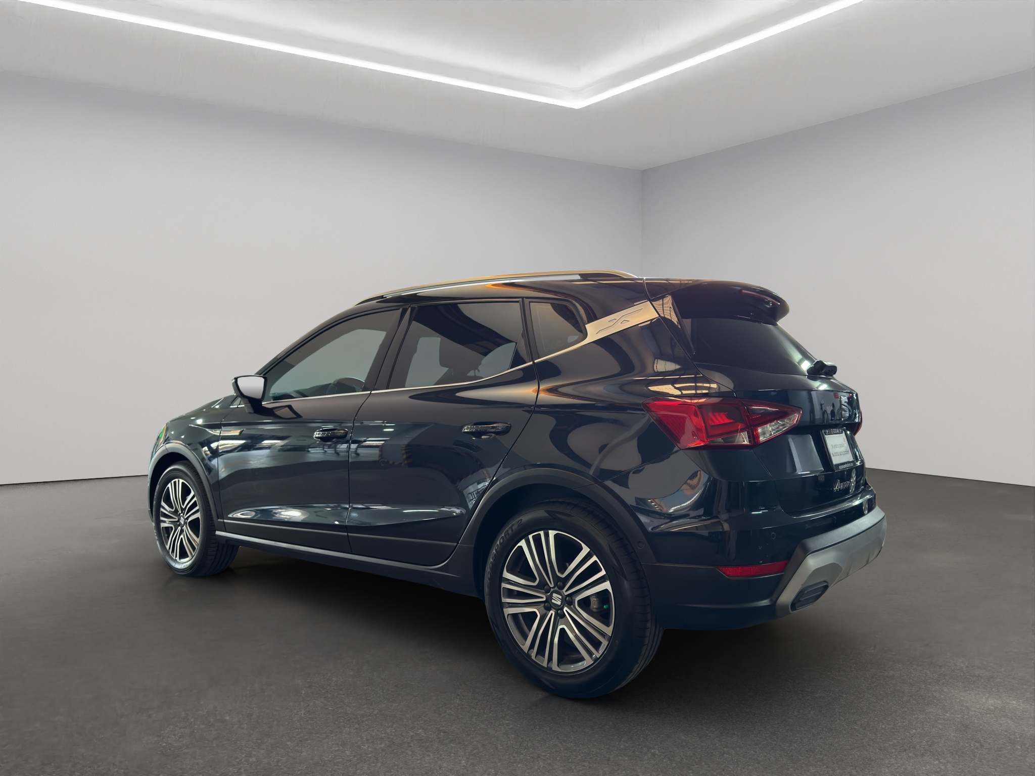Seat Arona VUD 5 pts. Xperience, 1.6l, climatronic, f. led, cámara reversa, RA-17 2023