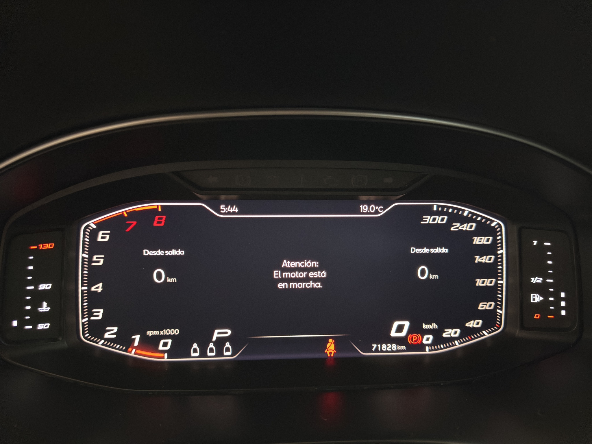 Seat Arona VUD 5 pts. Xperience, 1.6l, climatronic, f. led, cámara reversa, RA-17 2023