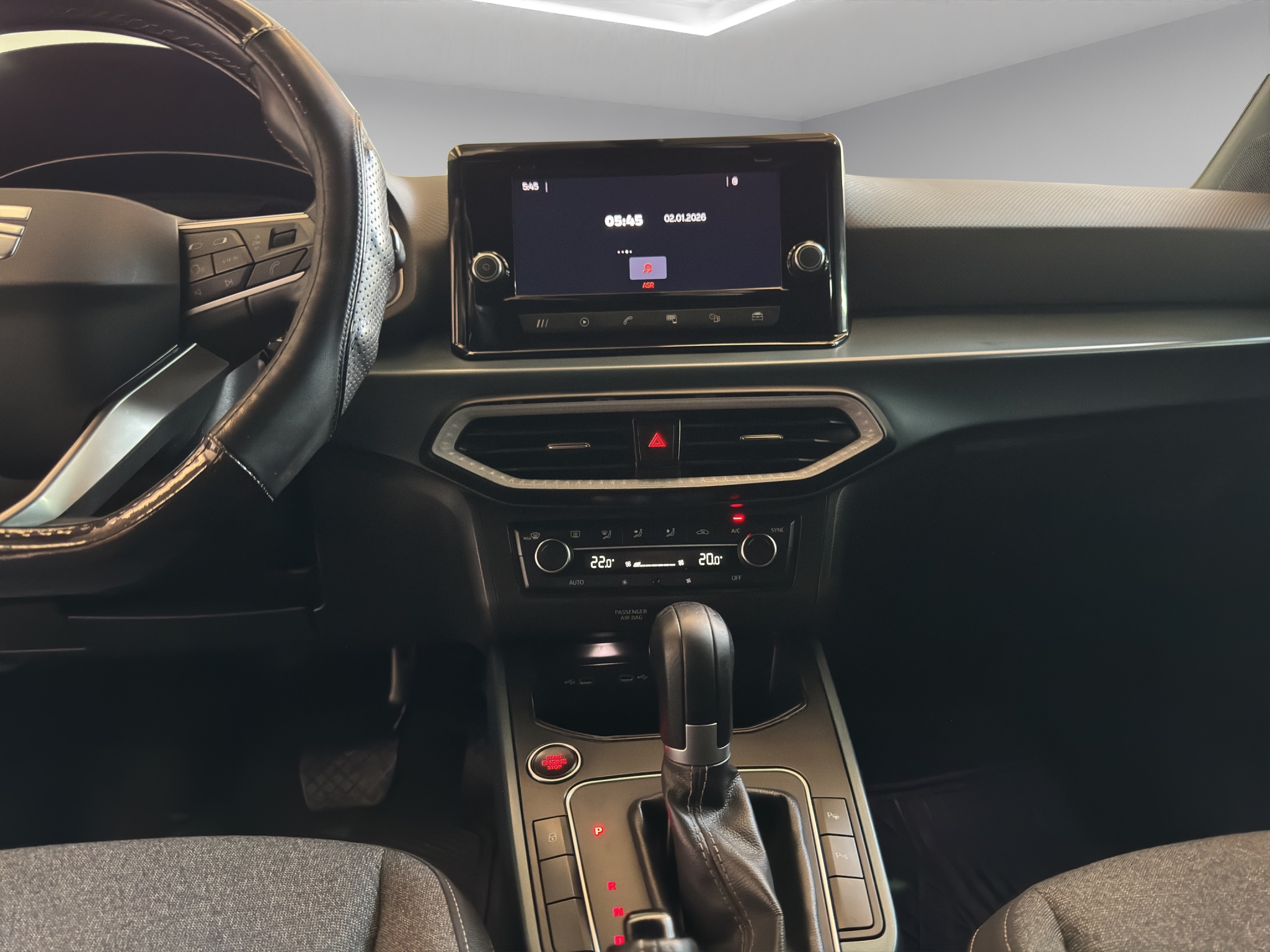 Seat Arona VUD 5 pts. Xperience, 1.6l, climatronic, f. led, cámara reversa, RA-17 2023