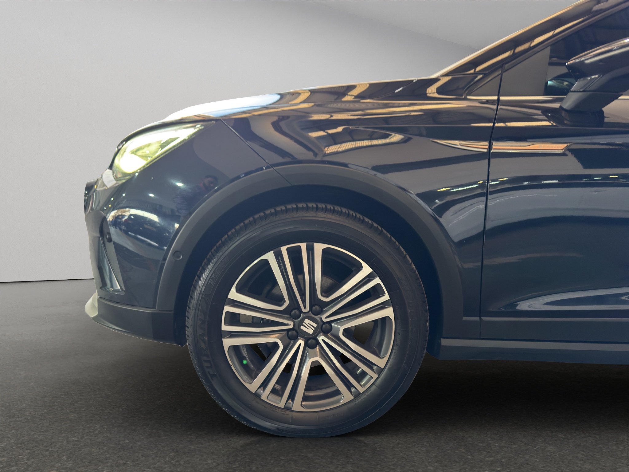 Seat Arona VUD 5 pts. Xperience, 1.6l, climatronic, f. led, cámara reversa, RA-17 2023