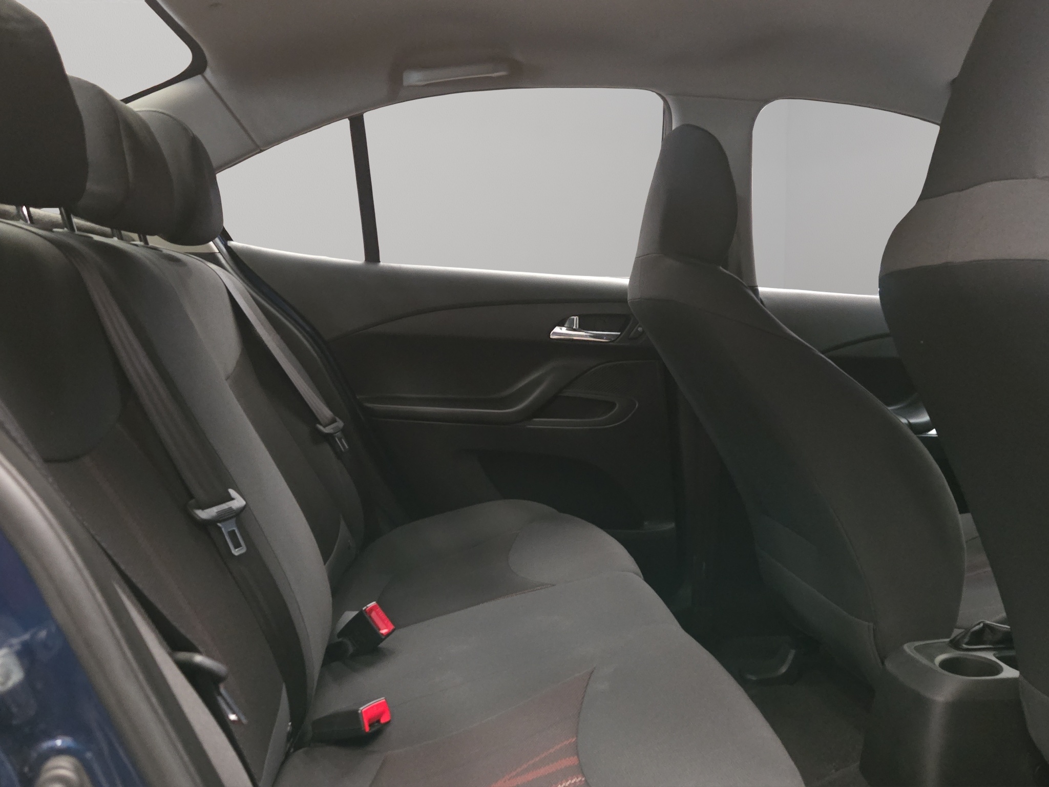 Chevrolet Aveo 4 pts. LS, TM5, a/ac., R-14 (línea anterior) 2023