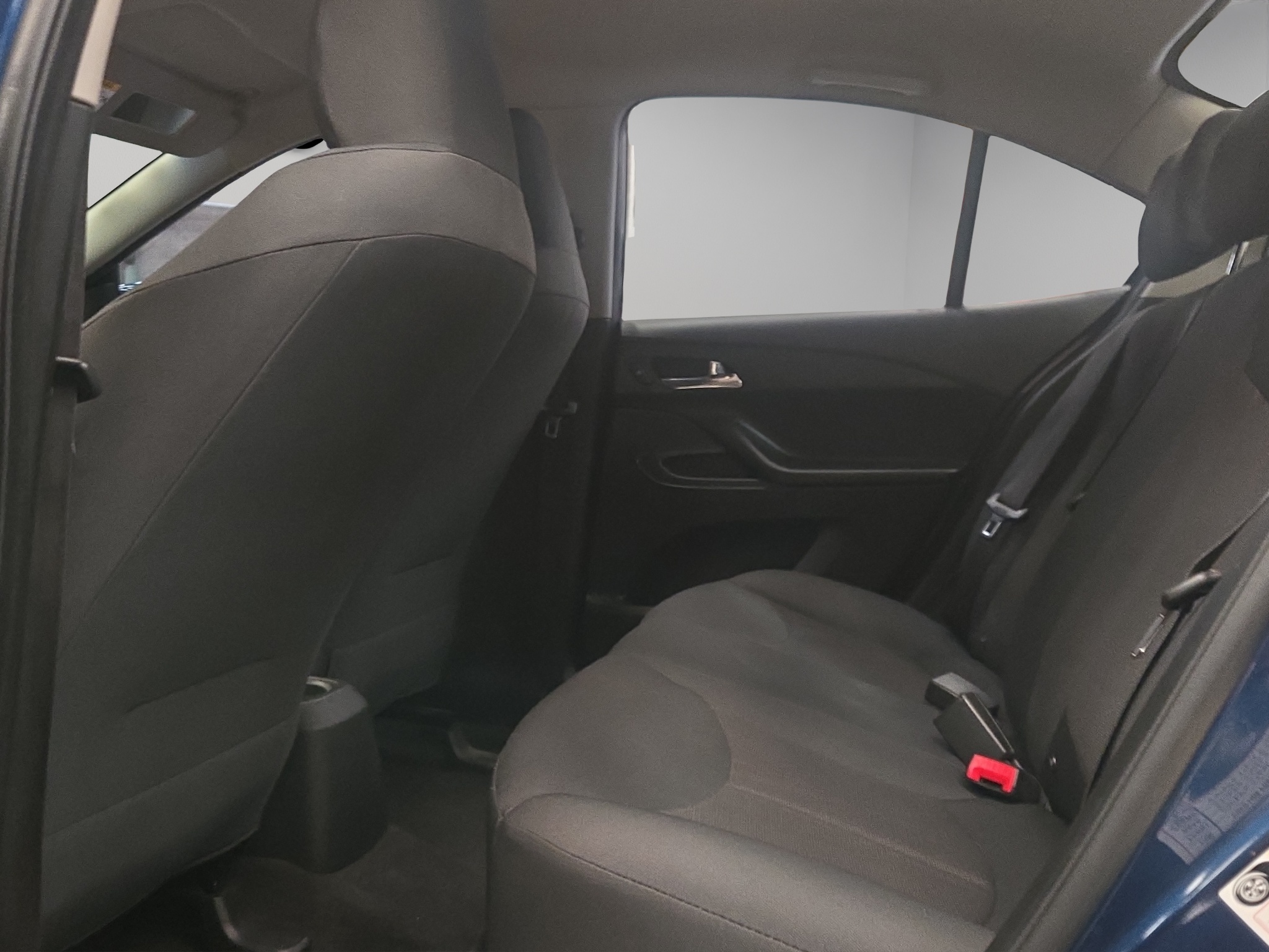 Chevrolet Aveo 4 pts. LS, TM5, a/ac., R-14 (línea anterior) 2023