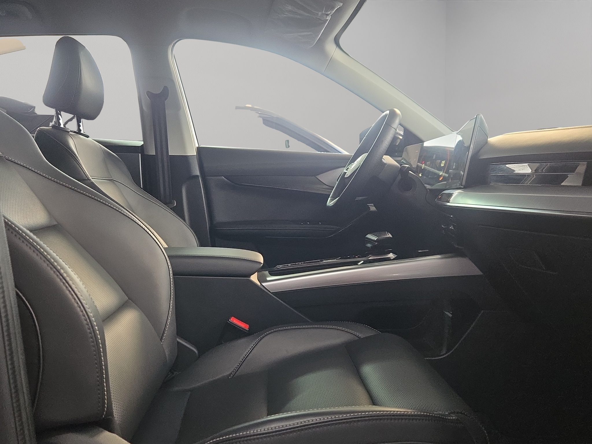 MG One VUD 5 pts. Style, 1.5T, TA, piel, RA-18 2024