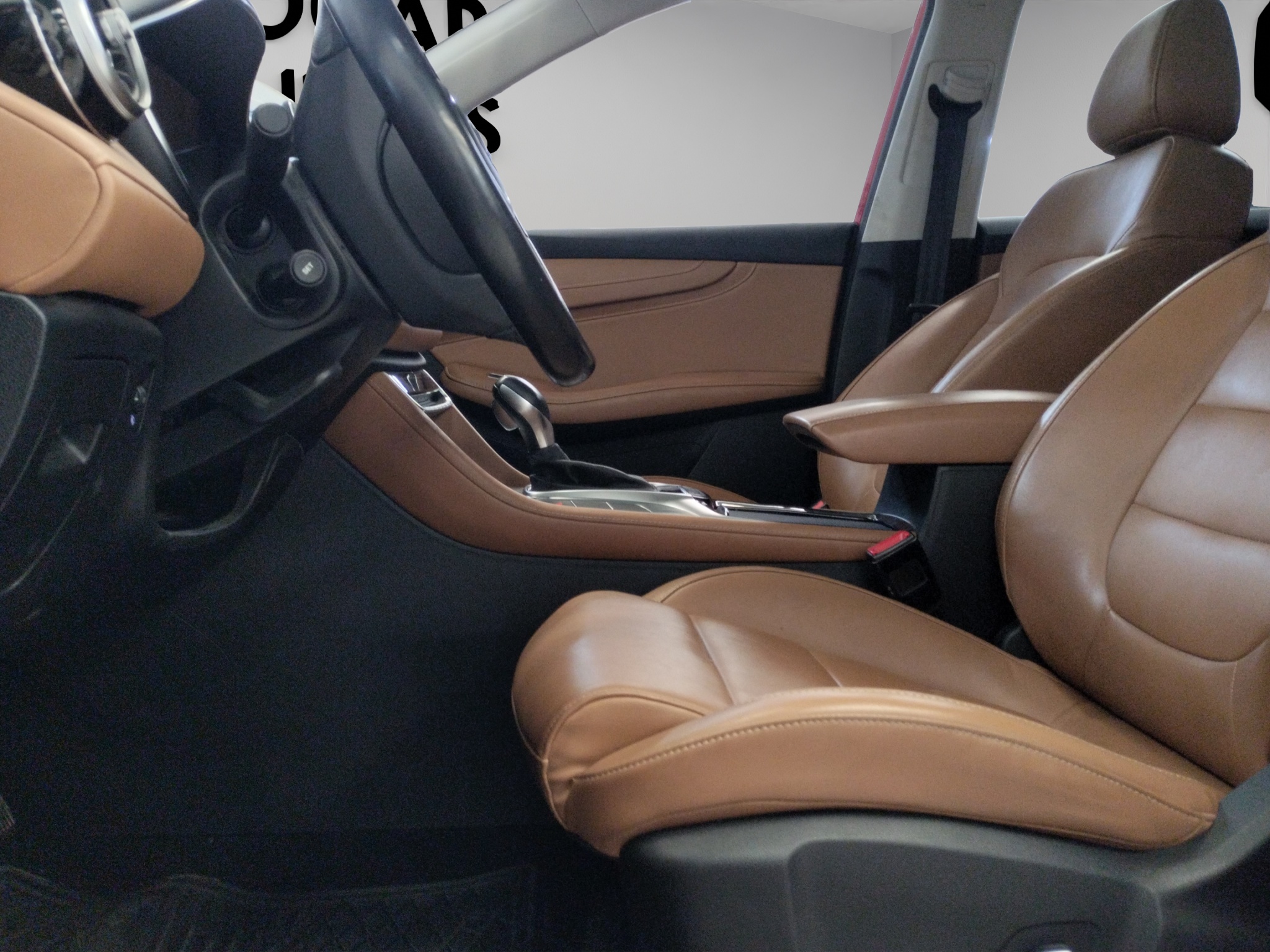 MG HS VUD 5 pts. Excite, 1.5T, TA, piel, TP, RA-18 (línea nueva) 2024