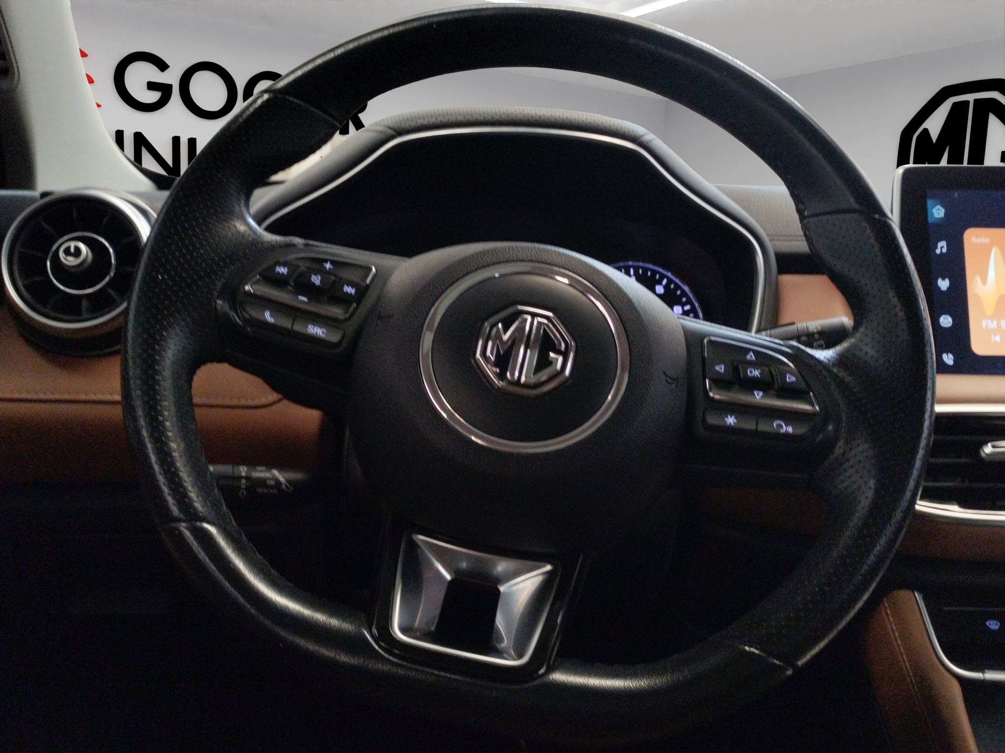 MG HS VUD 5 pts. Excite, 1.5T, TA, piel, TP, RA-18 (línea nueva) 2024