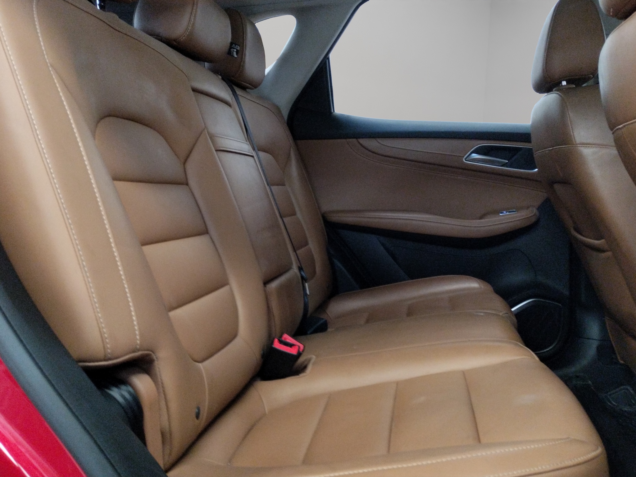 MG HS VUD 5 pts. Excite, 1.5T, TA, piel, TP, RA-18 (línea nueva) 2024