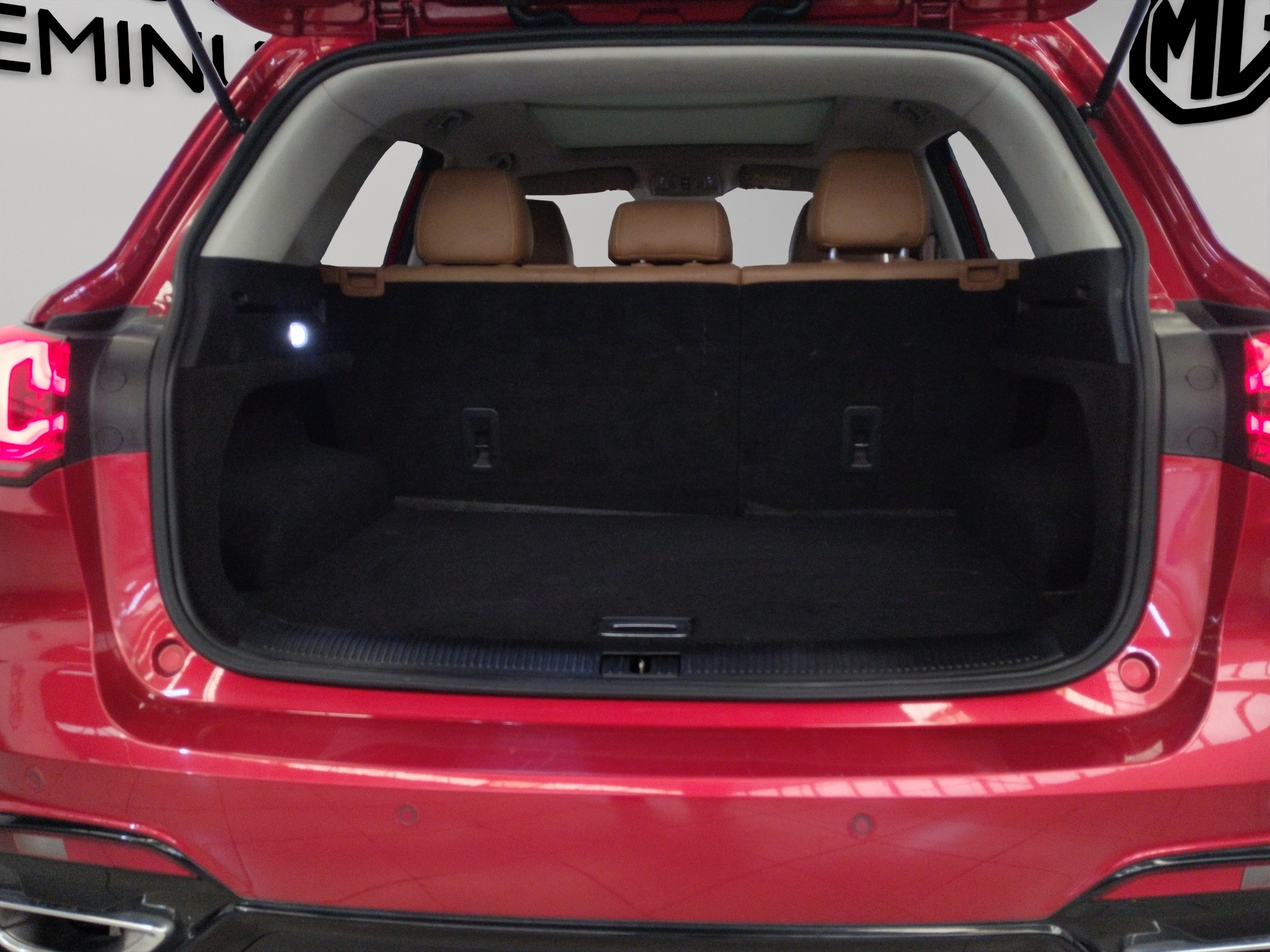 MG HS VUD 5 pts. Excite, 1.5T, TA, piel, TP, RA-18 (línea nueva) 2024