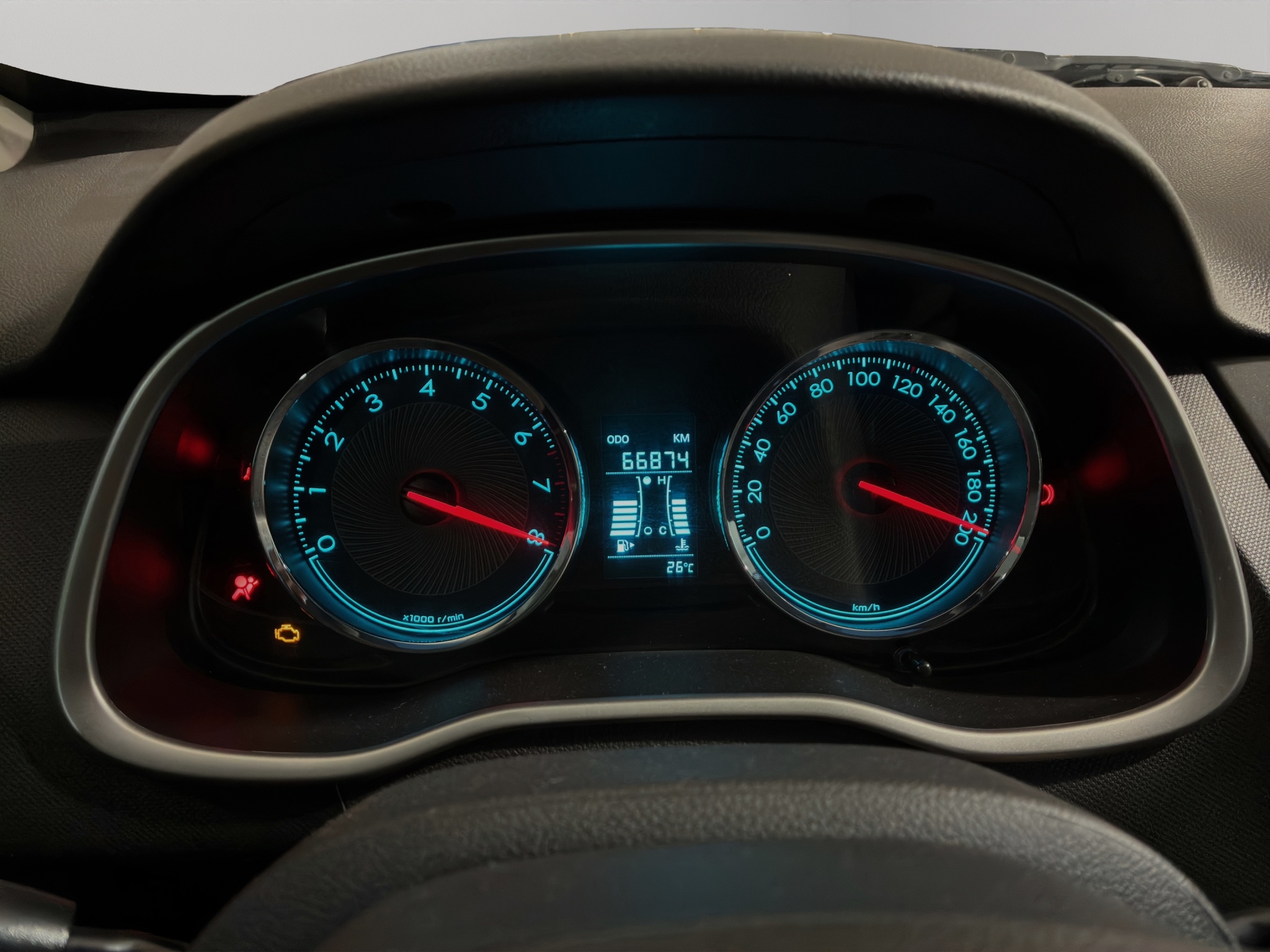 Chevrolet Aveo 4 pts. LT, TM5, a/ac. Aut., f. niebla, RA-15 (línea anterior) 2023