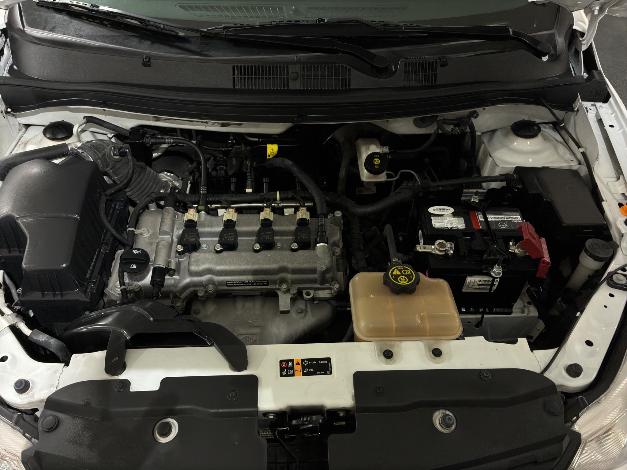 Chevrolet Aveo 4 pts. LT, TM5, a/ac. Aut., f. niebla, RA-15 (línea anterior) 2023