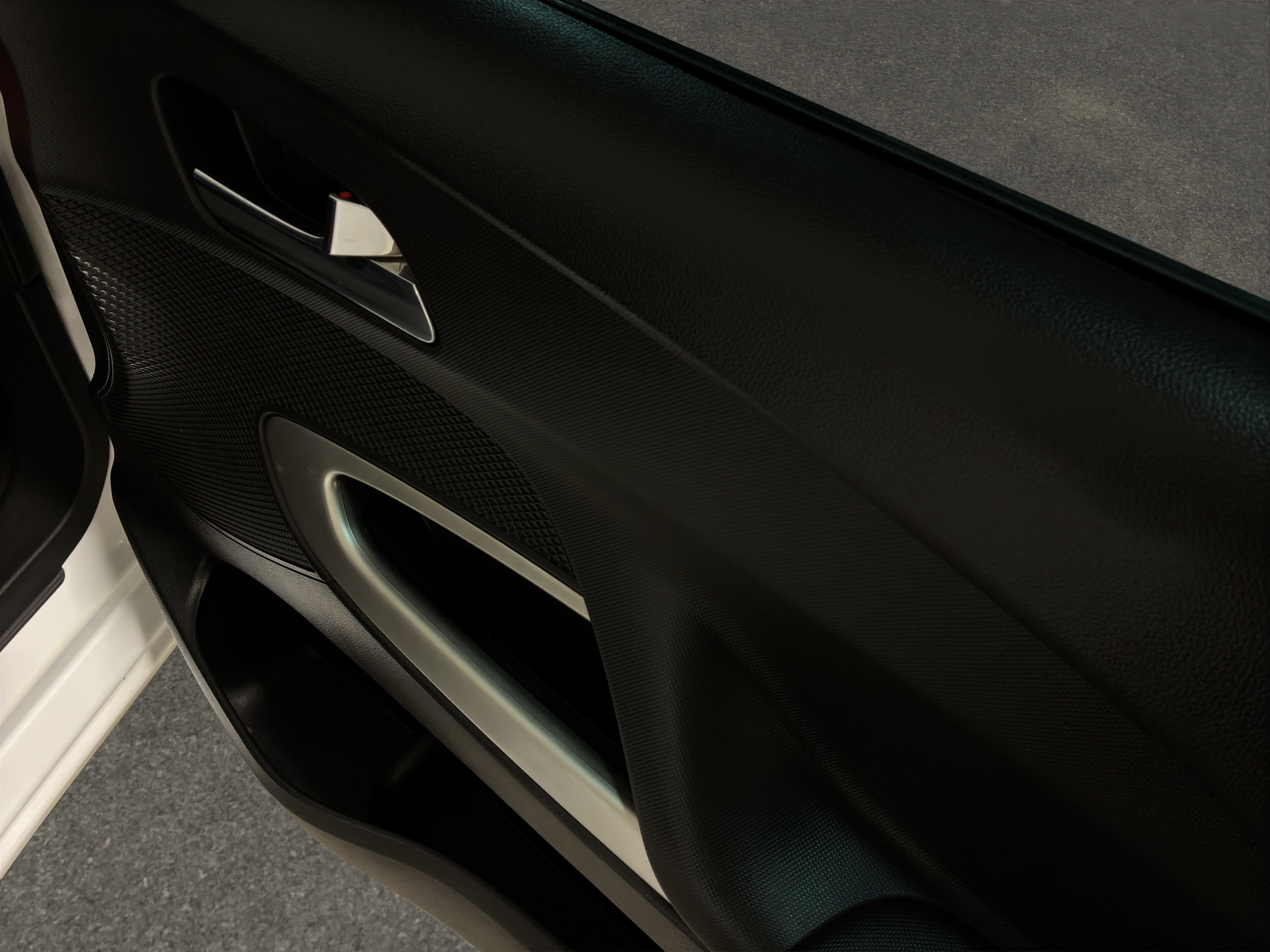 Chevrolet Aveo 4 pts. LT, TM5, a/ac. Aut., f. niebla, RA-15 (línea anterior) 2023