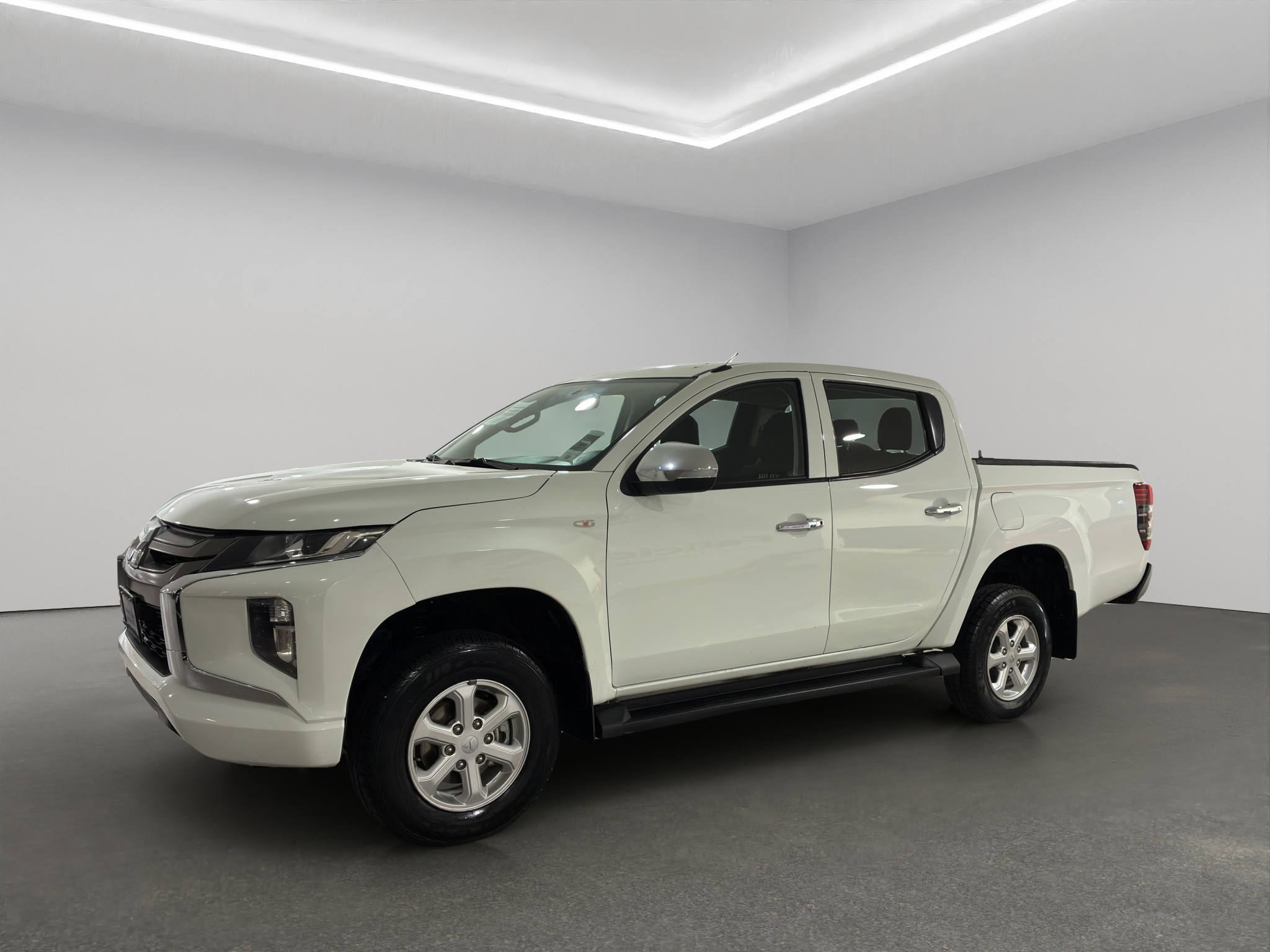 Mitsubishi Comerciales L200 Pick-Up 4 pts. GLX, Doble Cab., 2.4TD, TM5, 4x4 2023