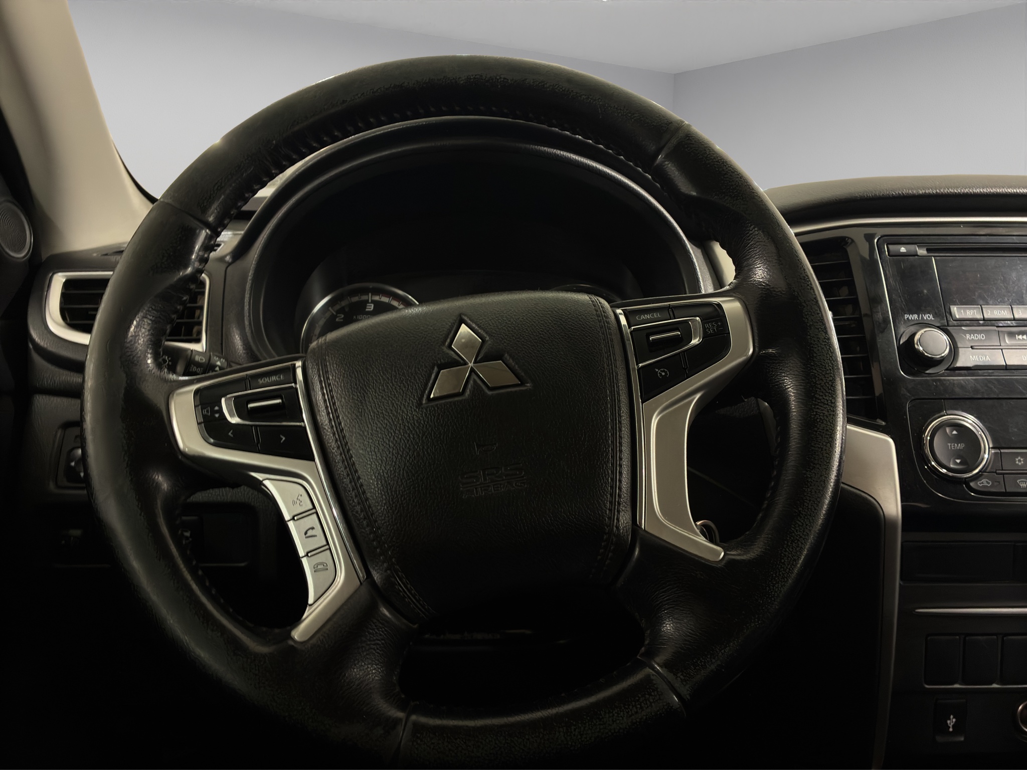 Mitsubishi Comerciales L200 Pick-Up 4 pts. GLX, Doble Cab., 2.4TD, TM5, 4x4 2023